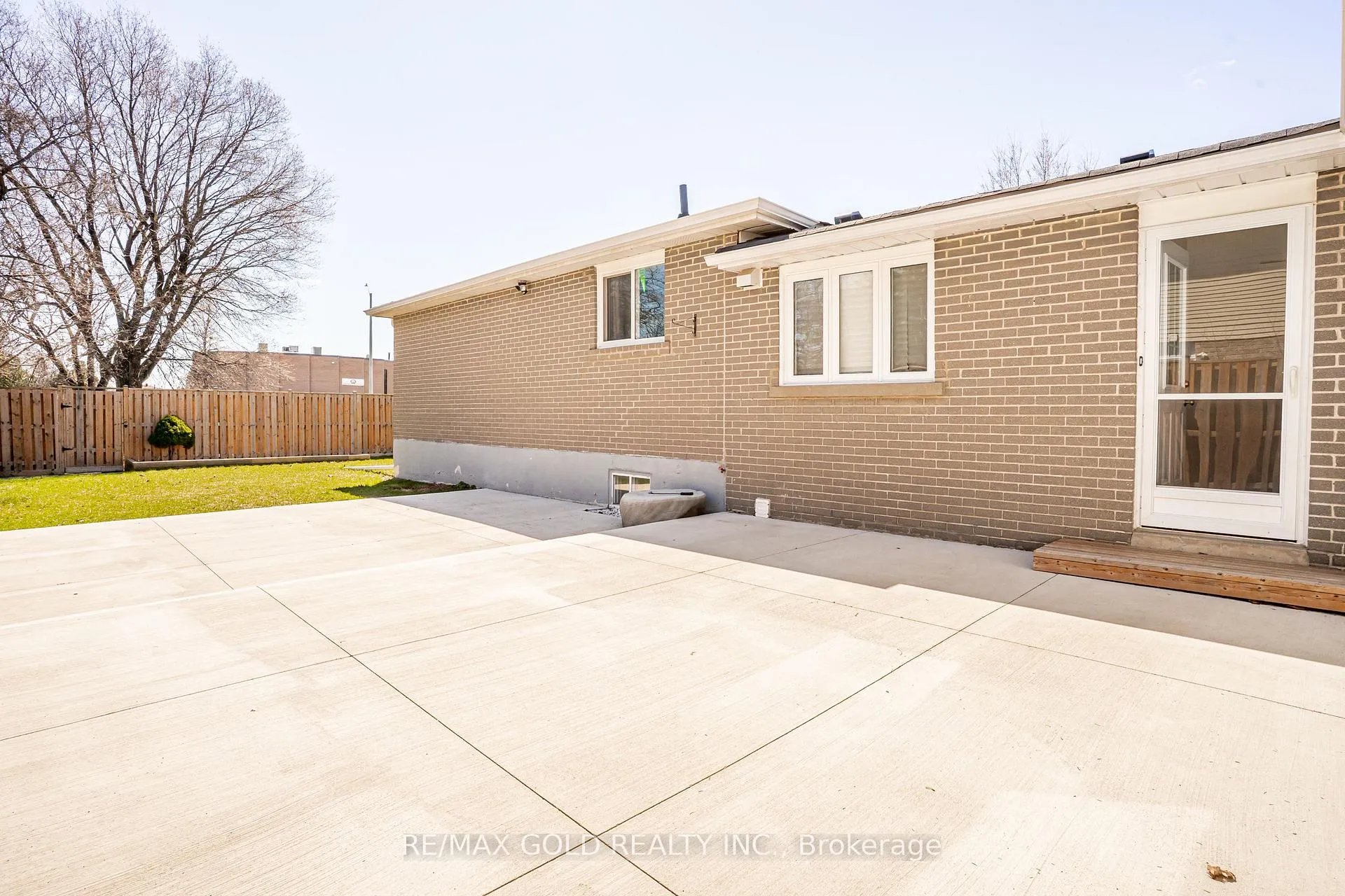 Photo 41 of 27 Davenport Crescent, Brampton, Southgate — HOMEH