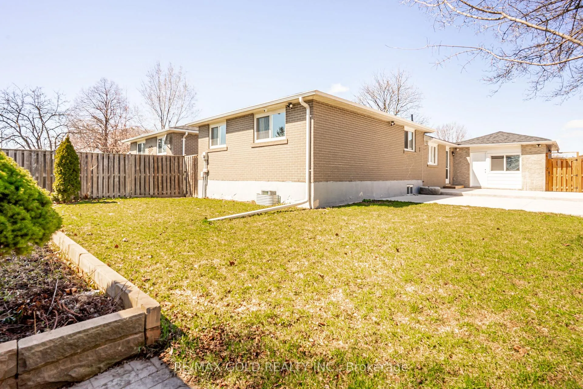 Photo 42 of 27 Davenport Crescent, Brampton, Southgate — HOMEH