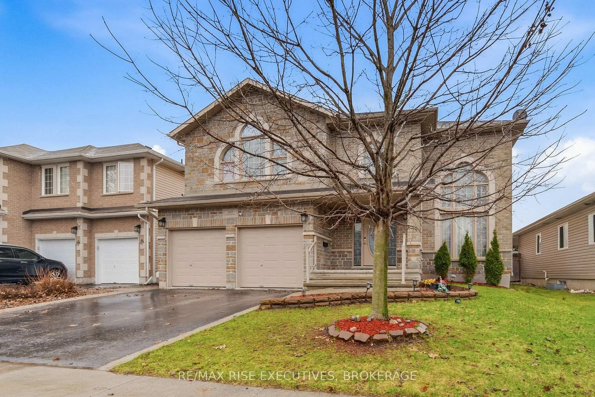 Photo 2 of 402 Cavendish Crescent, Kingston, City Northwest — HOMEH