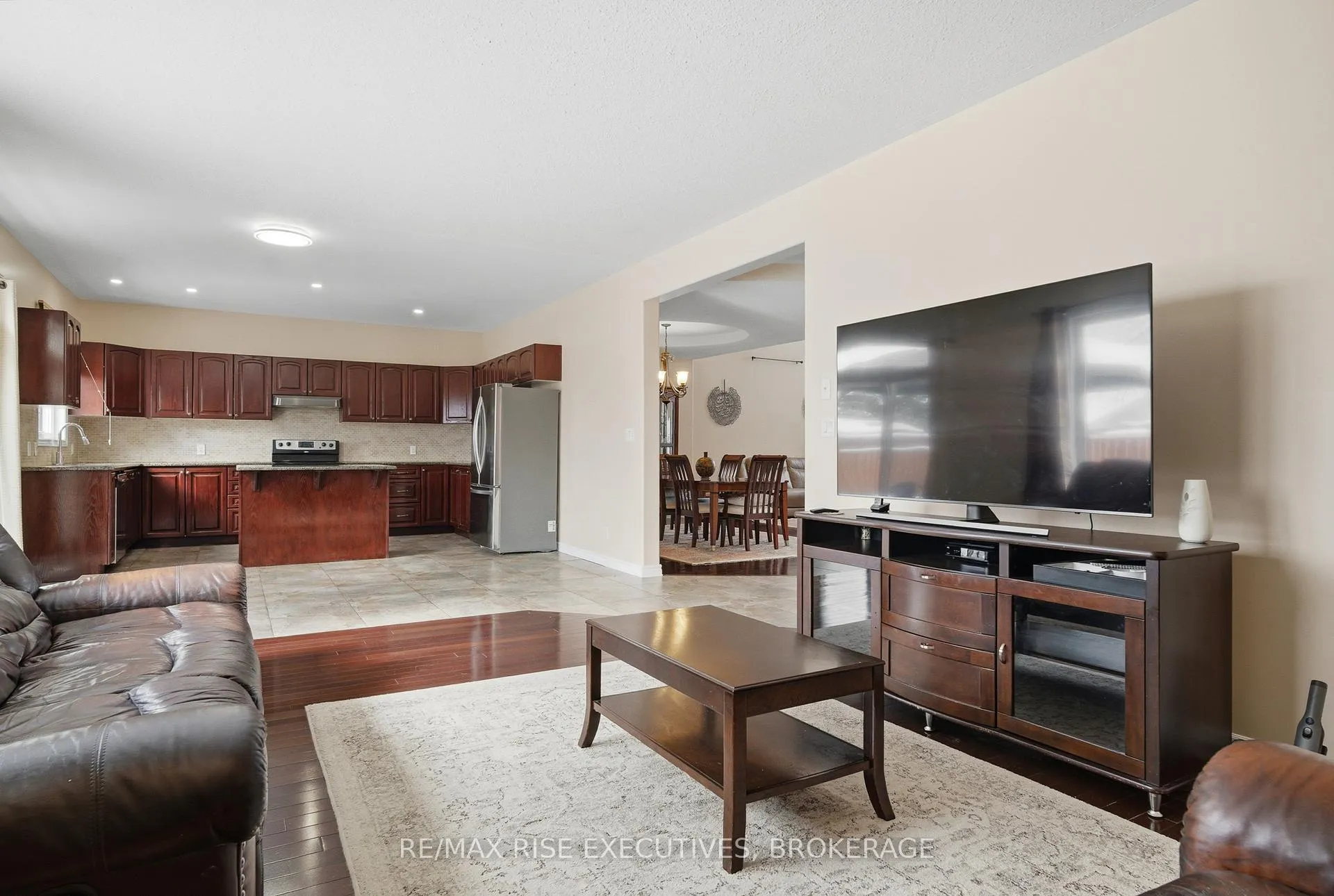 Photo 12 of 402 Cavendish Crescent, Kingston, City Northwest — HOMEH