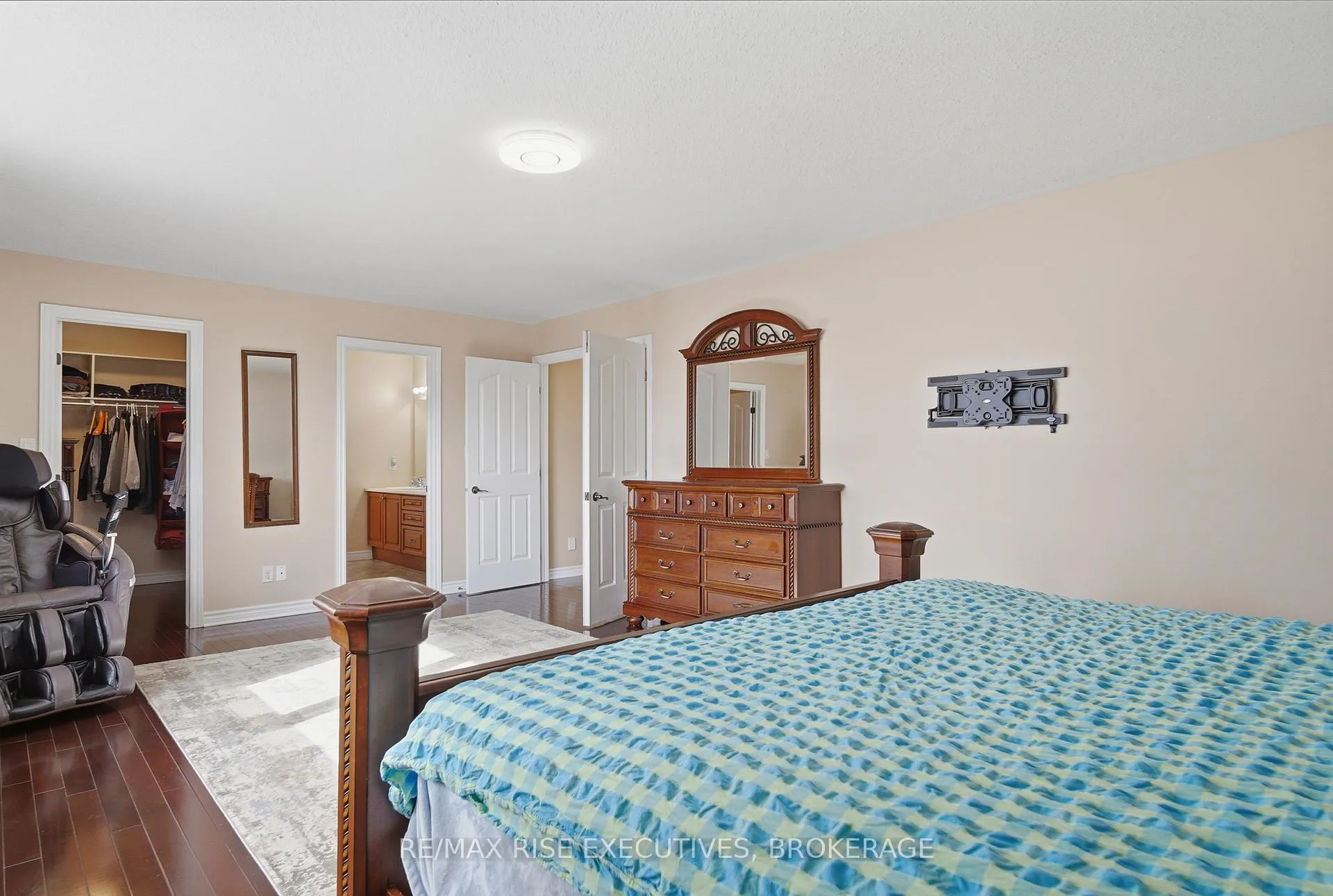 Photo 22 of 402 Cavendish Crescent, Kingston, City Northwest — HOMEH