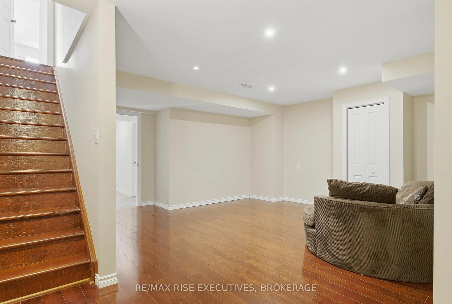 Photo 32 of 402 Cavendish Crescent, Kingston, City Northwest — HOMEH