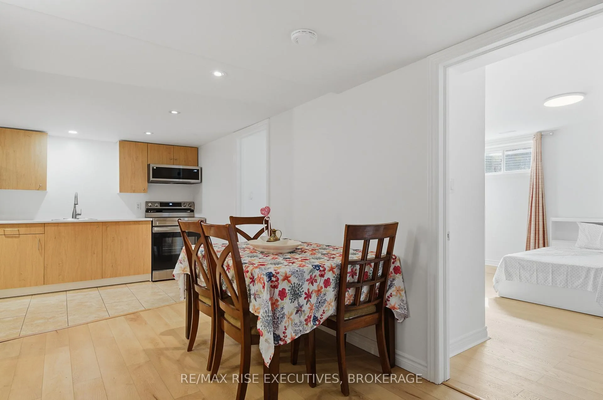 Photo 35 of 402 Cavendish Crescent, Kingston, City Northwest — HOMEH