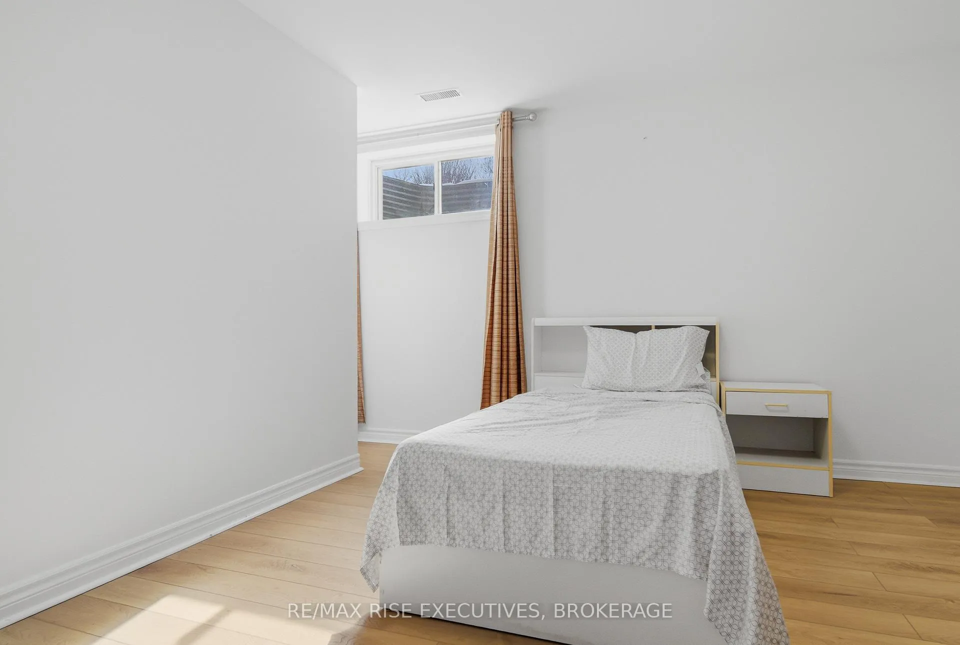 Photo 39 of 402 Cavendish Crescent, Kingston, City Northwest — HOMEH