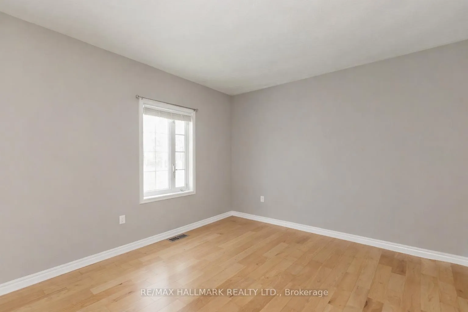 Photo 4 of 29 Wildwood Trail, Barrie, Ardagh — HOMEH