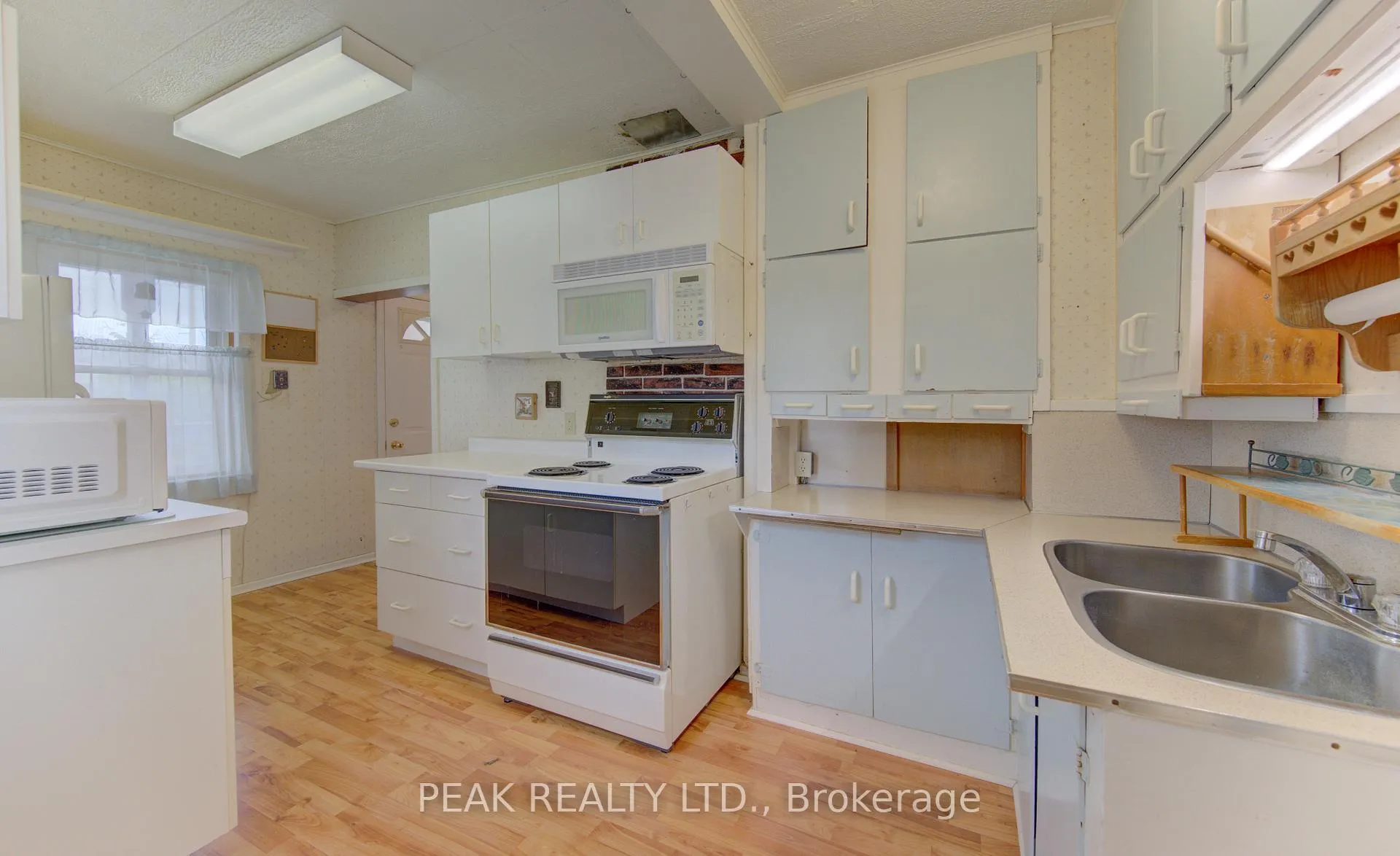 Photo 7 of 386 Peel Street, Wilmot — HOMEH
