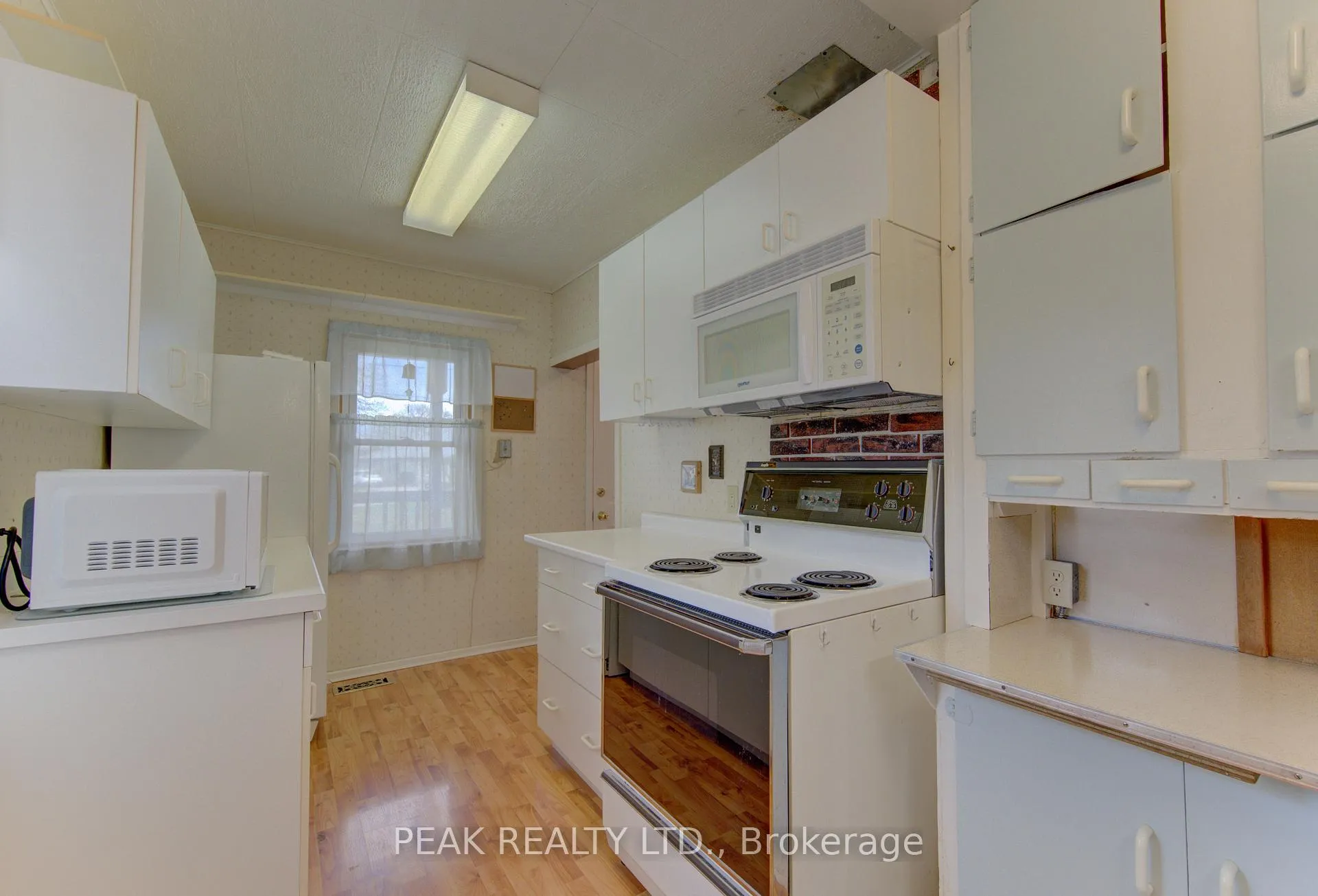 Photo 9 of 386 Peel Street, Wilmot — HOMEH