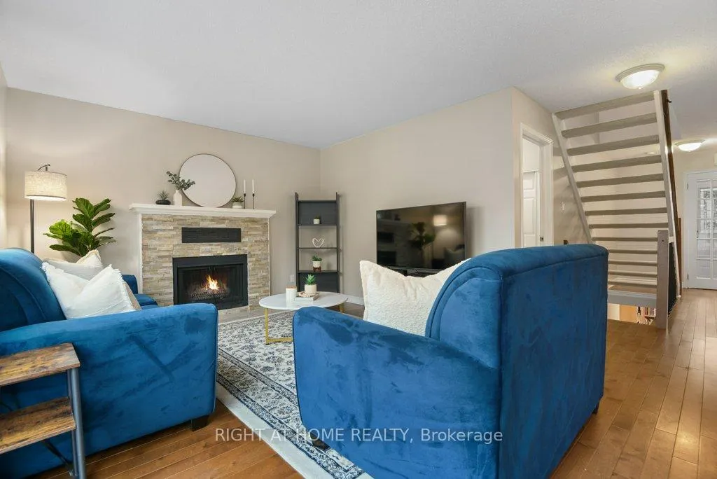 Photo 4 of 57 Chester Crescent, Ottawa, Barrhaven - On the Green — HOMEH
