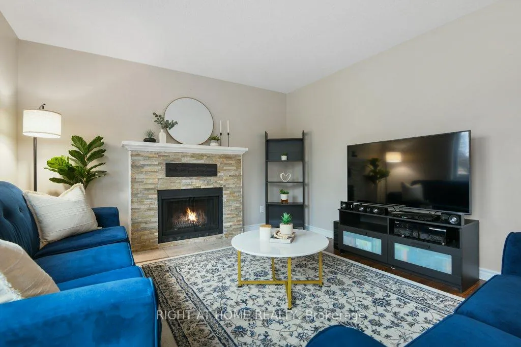 Photo 5 of 57 Chester Crescent, Ottawa, Barrhaven - On the Green — HOMEH