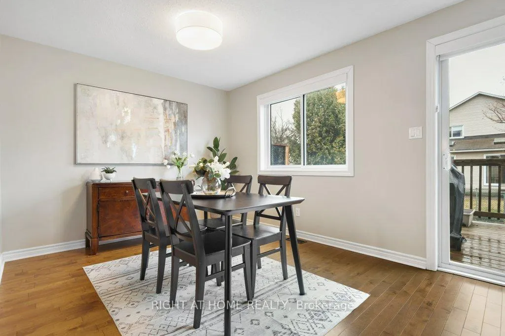 Photo 9 of 57 Chester Crescent, Ottawa, Barrhaven - On the Green — HOMEH