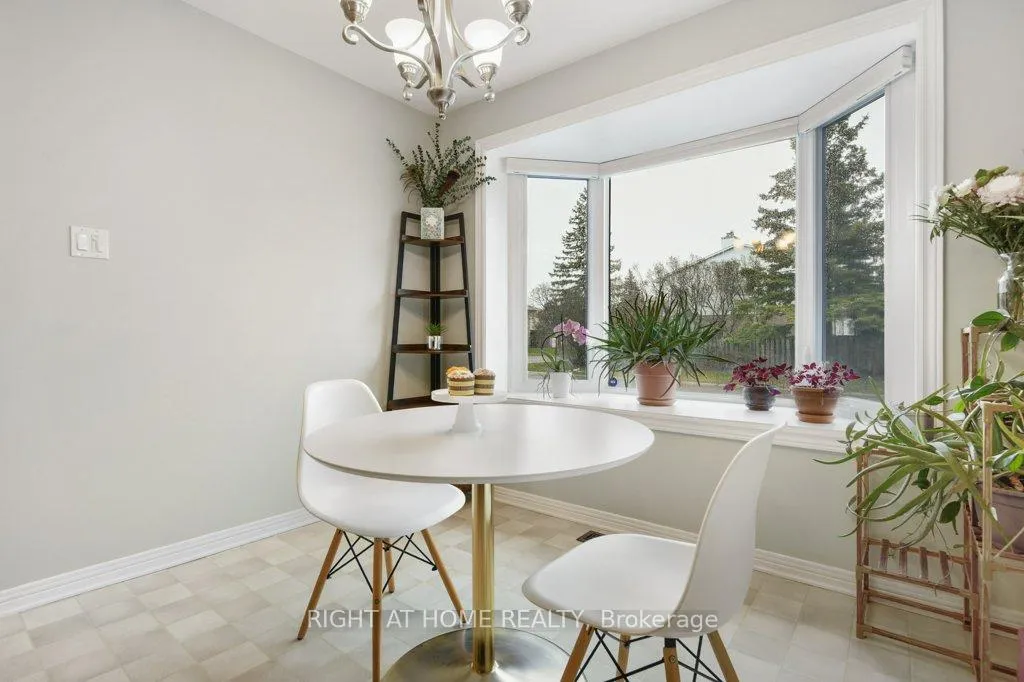 Photo 12 of 57 Chester Crescent, Ottawa, Barrhaven - On the Green — HOMEH
