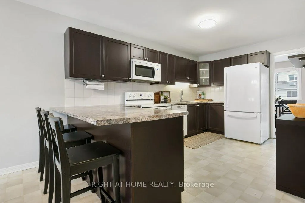 Photo 15 of 57 Chester Crescent, Ottawa, Barrhaven - On the Green — HOMEH