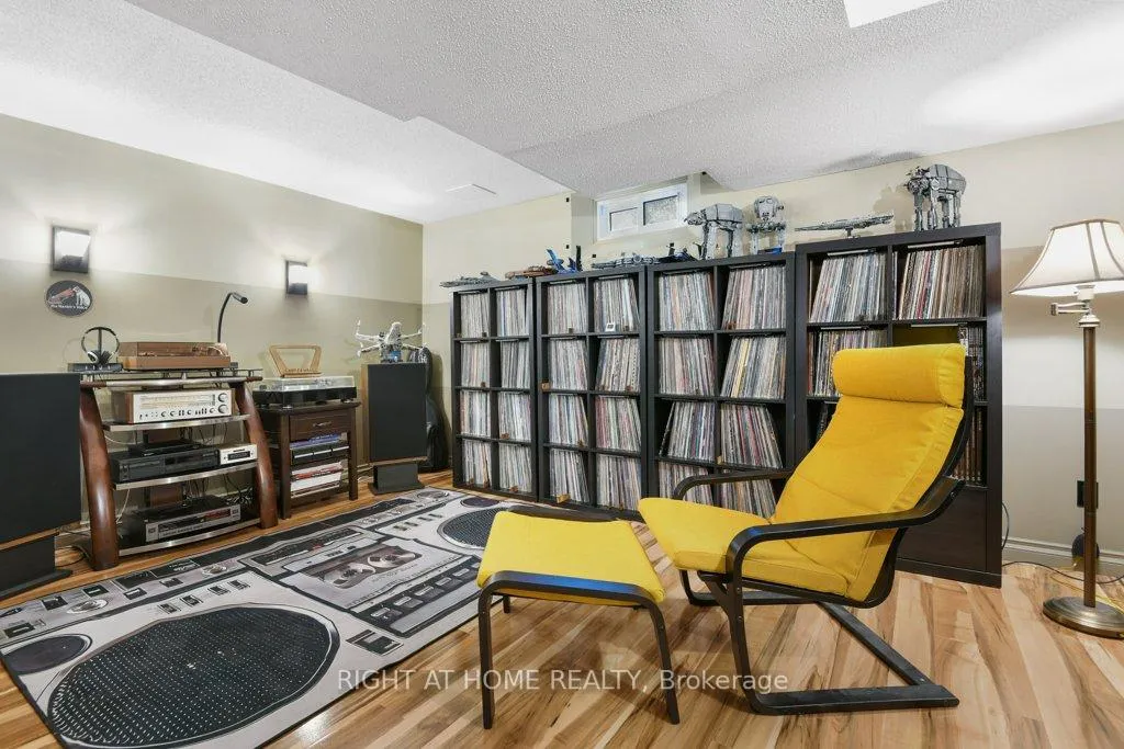 Photo 30 of 57 Chester Crescent, Ottawa, Barrhaven - On the Green — HOMEH