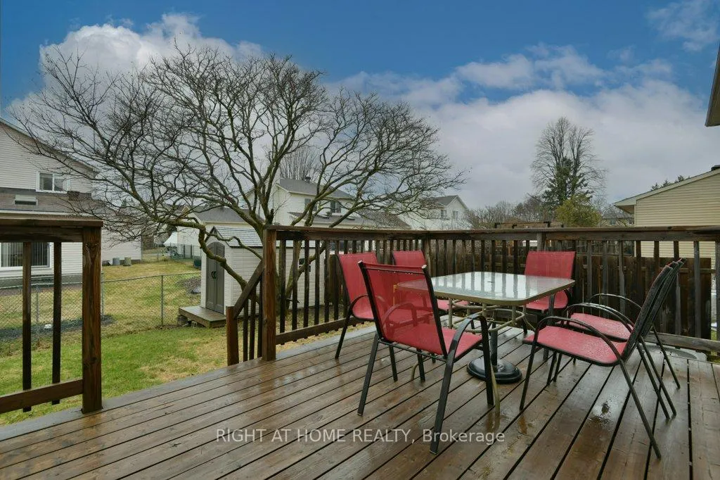 Photo 34 of 57 Chester Crescent, Ottawa, Barrhaven - On the Green — HOMEH