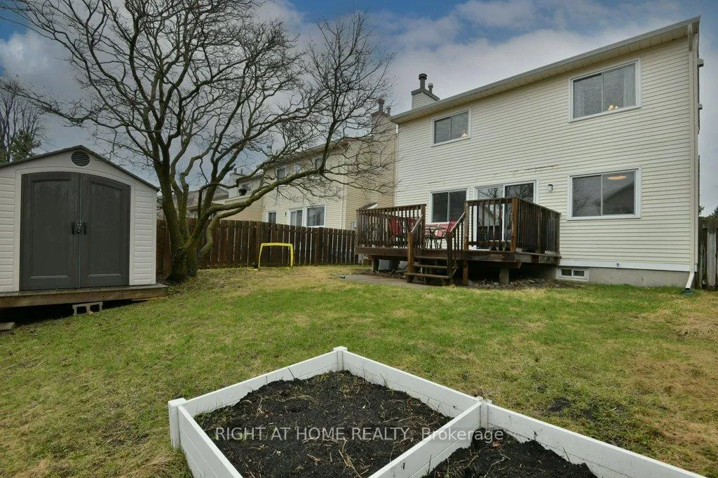 Photo 35 of 57 Chester Crescent, Ottawa, Barrhaven - On the Green — HOMEH