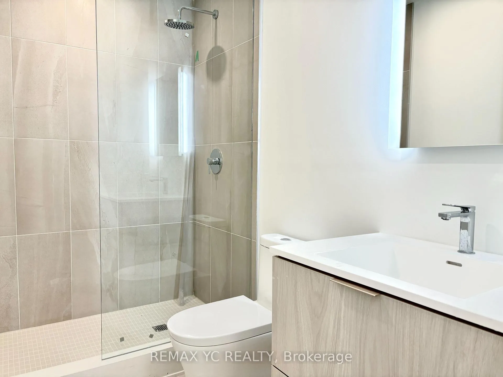 Photo 14 of Unit 908, 185 Alberta Avenue, Toronto, Oakwood Village — HOMEH