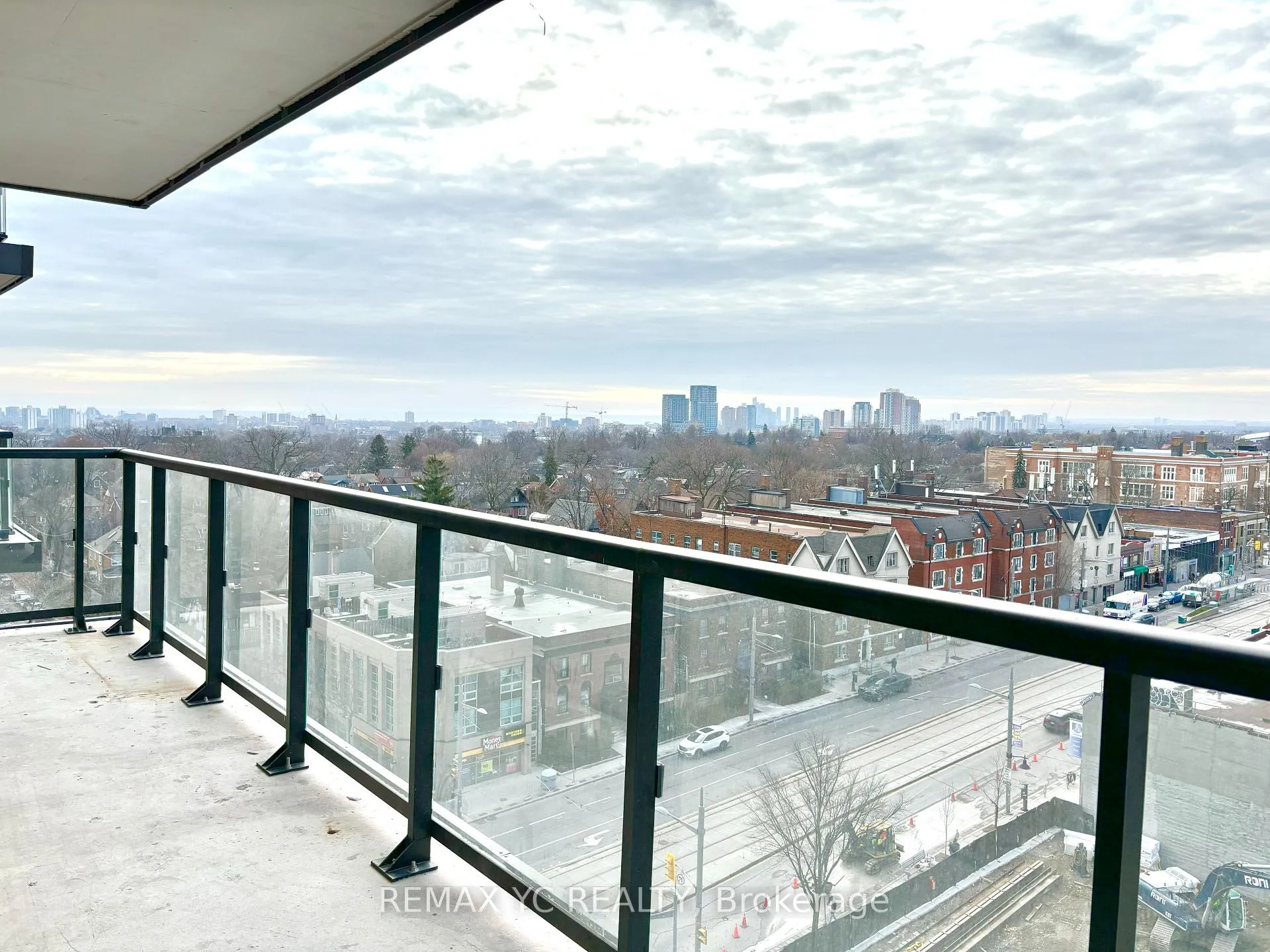 Photo 16 of Unit 908, 185 Alberta Avenue, Toronto, Oakwood Village — HOMEH
