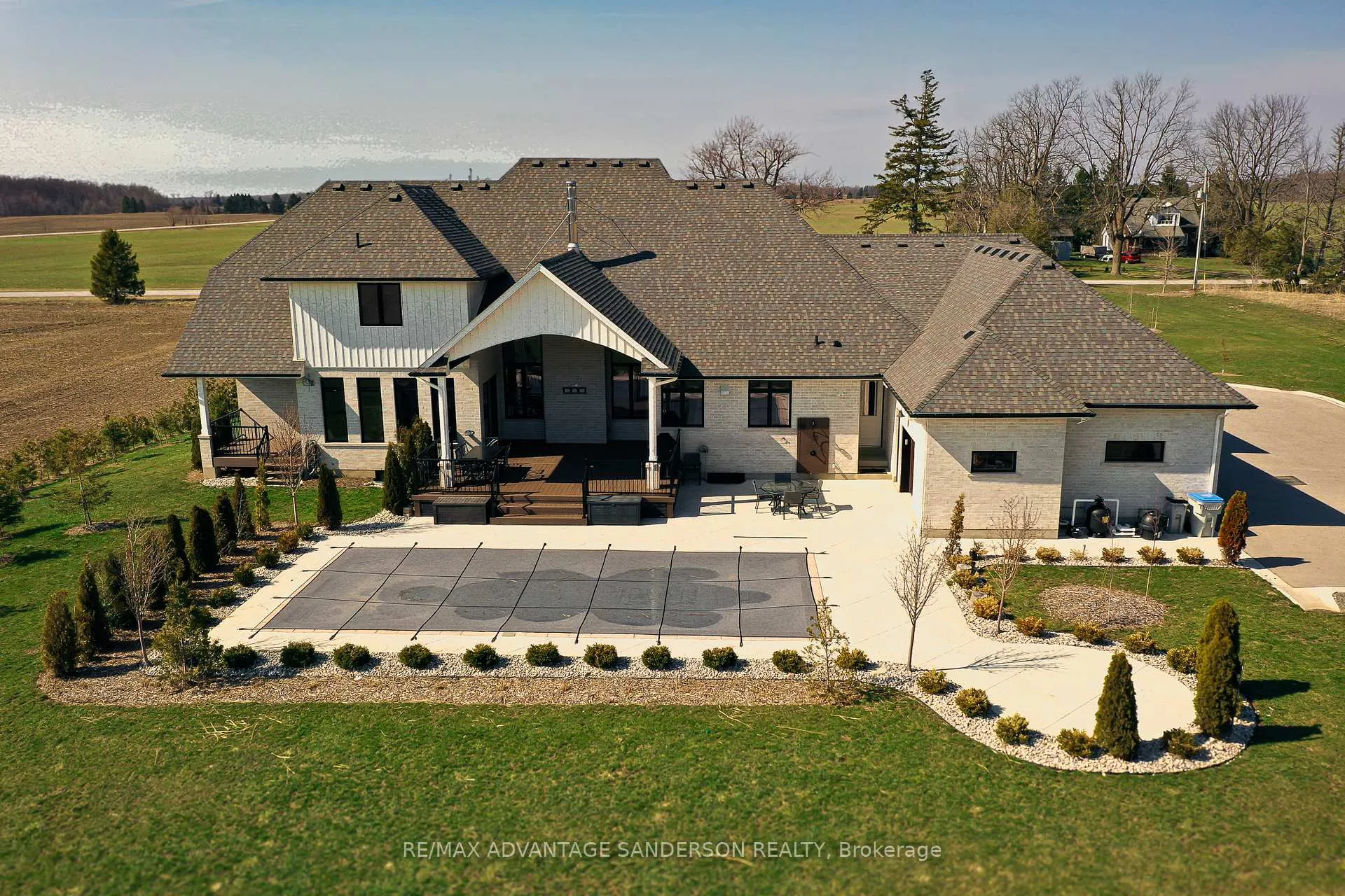 Photo 5 of 13419 Thirteen Mile Road, Middlesex Centre, Rural Middlesex Centre — HOMEH