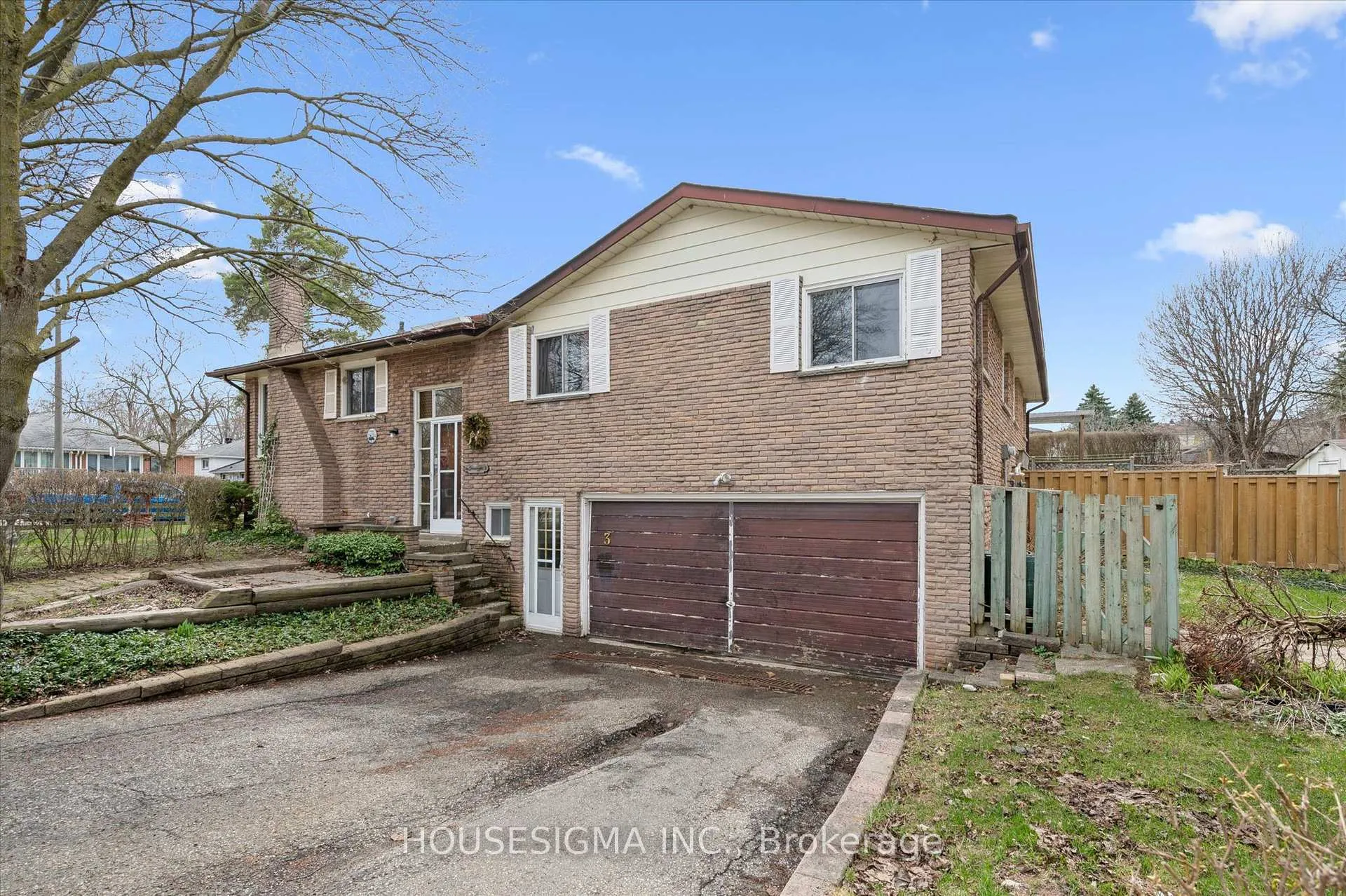 Photo 1 of 3 Inadale Court, Kitchener — HOMEH