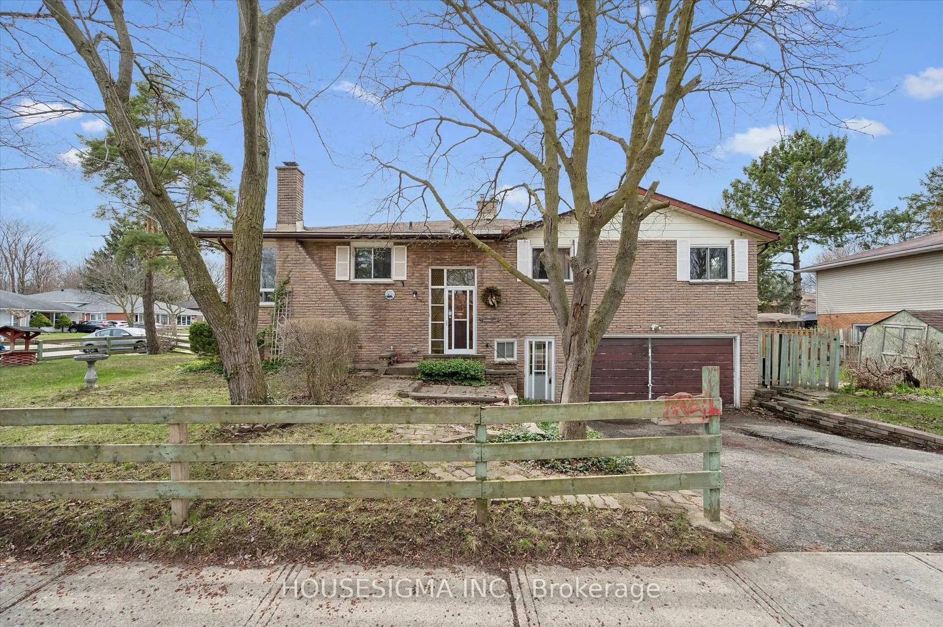 Photo 2 of 3 Inadale Court, Kitchener — HOMEH