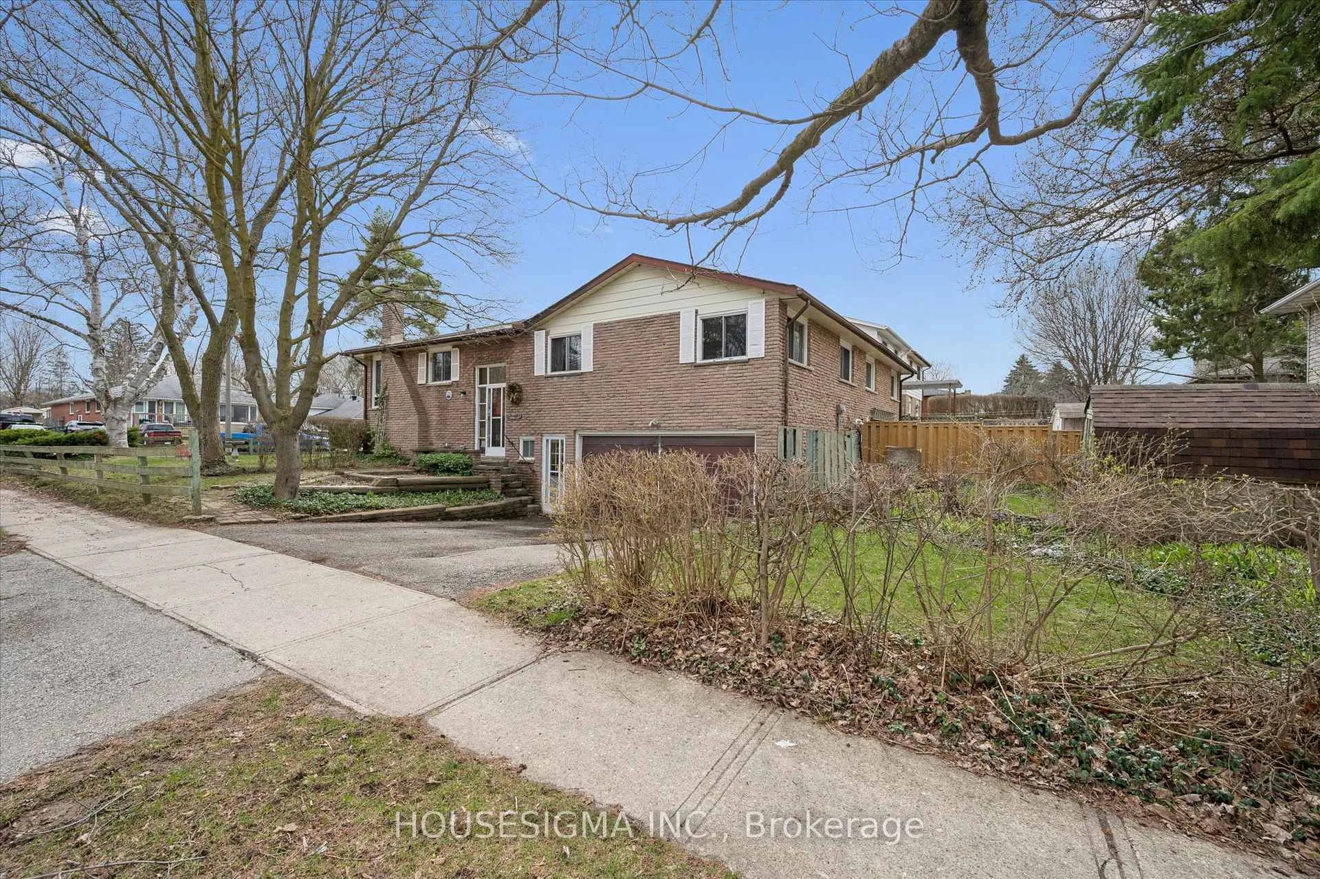 Photo 3 of 3 Inadale Court, Kitchener — HOMEH