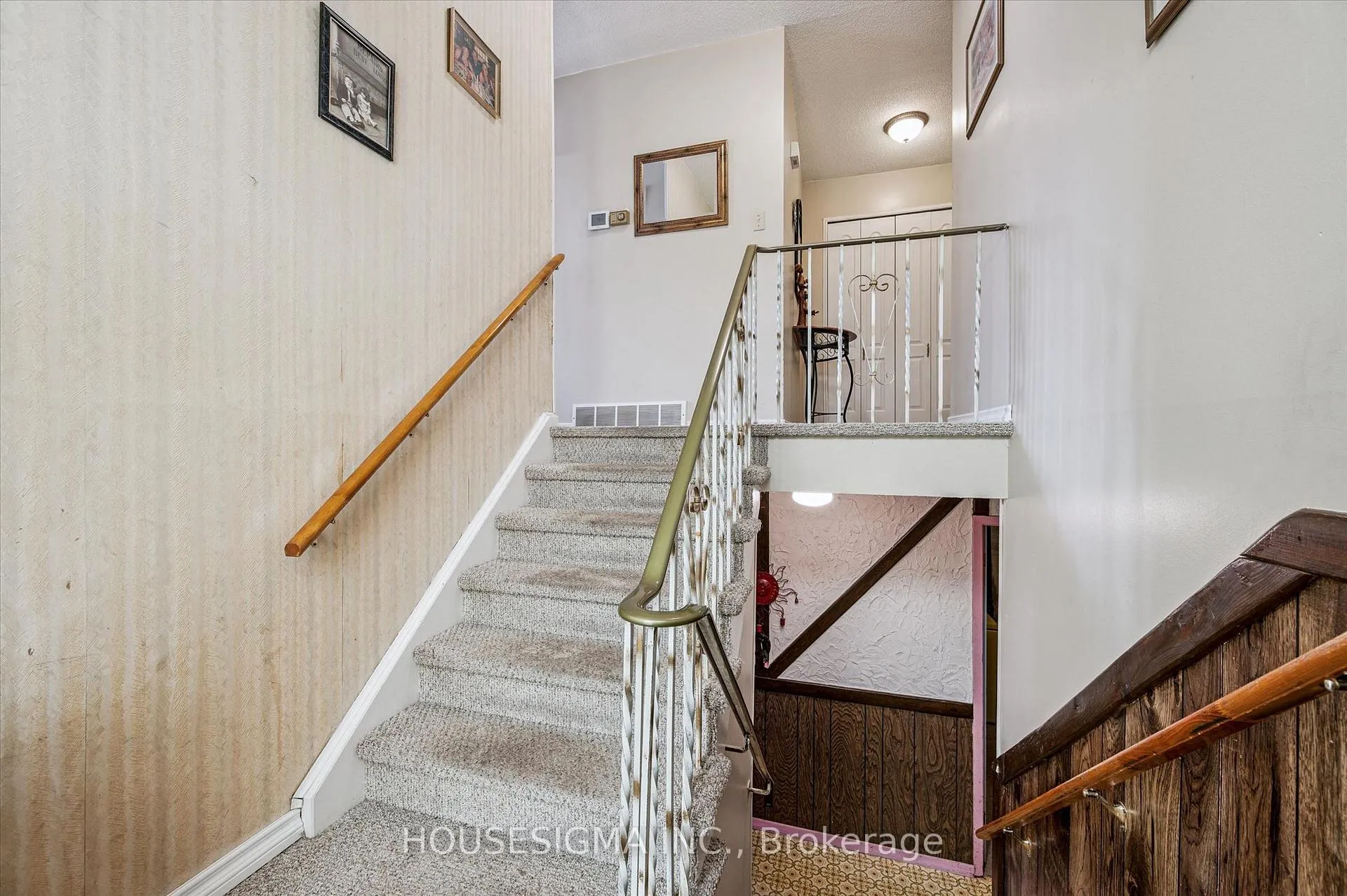 Photo 8 of 3 Inadale Court, Kitchener — HOMEH