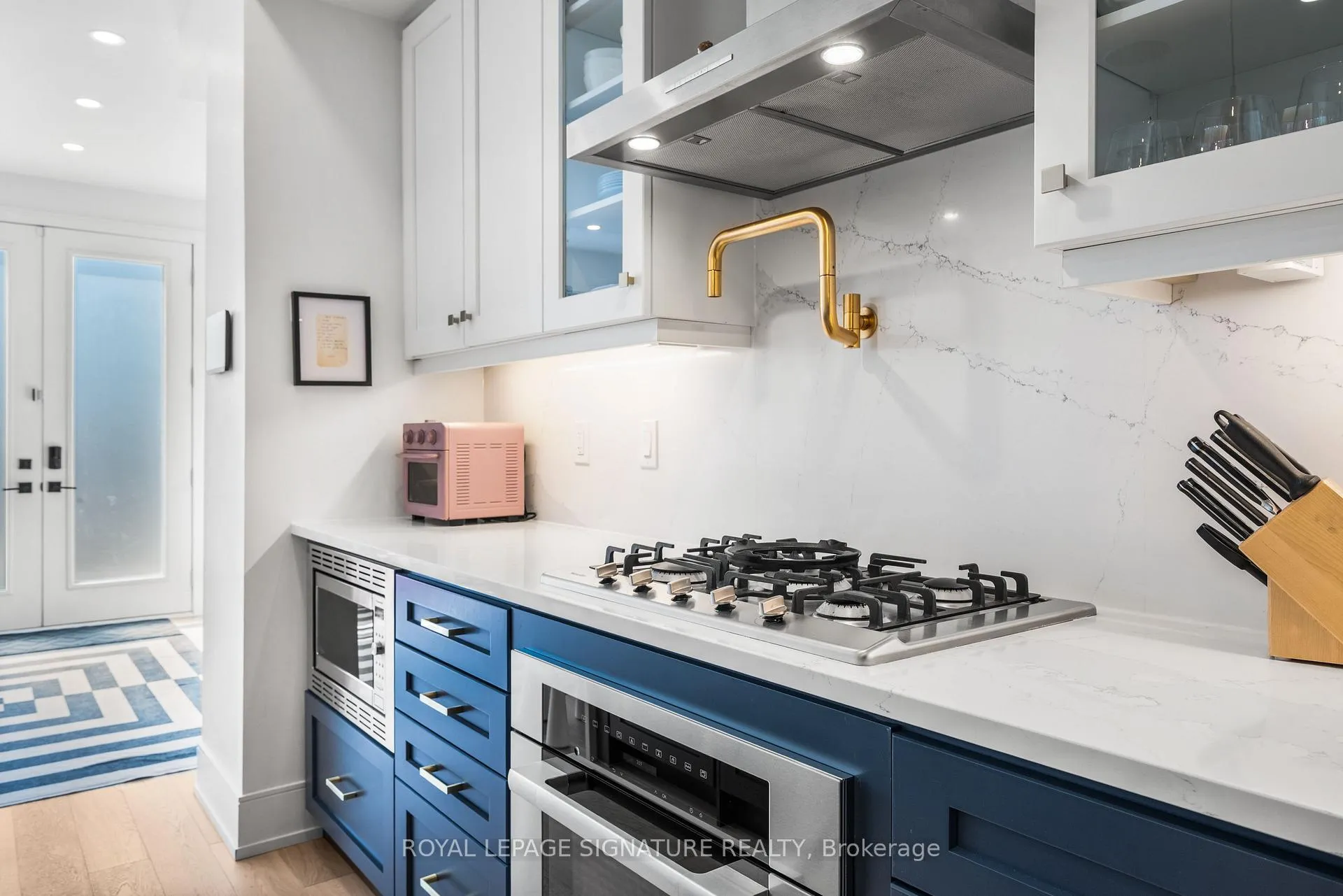 Photo 11 of 204 McRoberts Avenue, Toronto, Corso Italia-Davenport — HOMEH