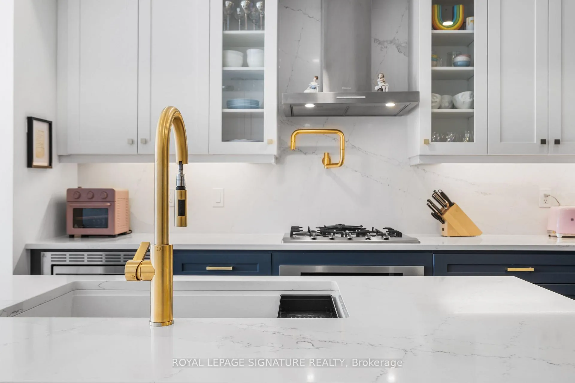 Photo 12 of 204 McRoberts Avenue, Toronto, Corso Italia-Davenport — HOMEH