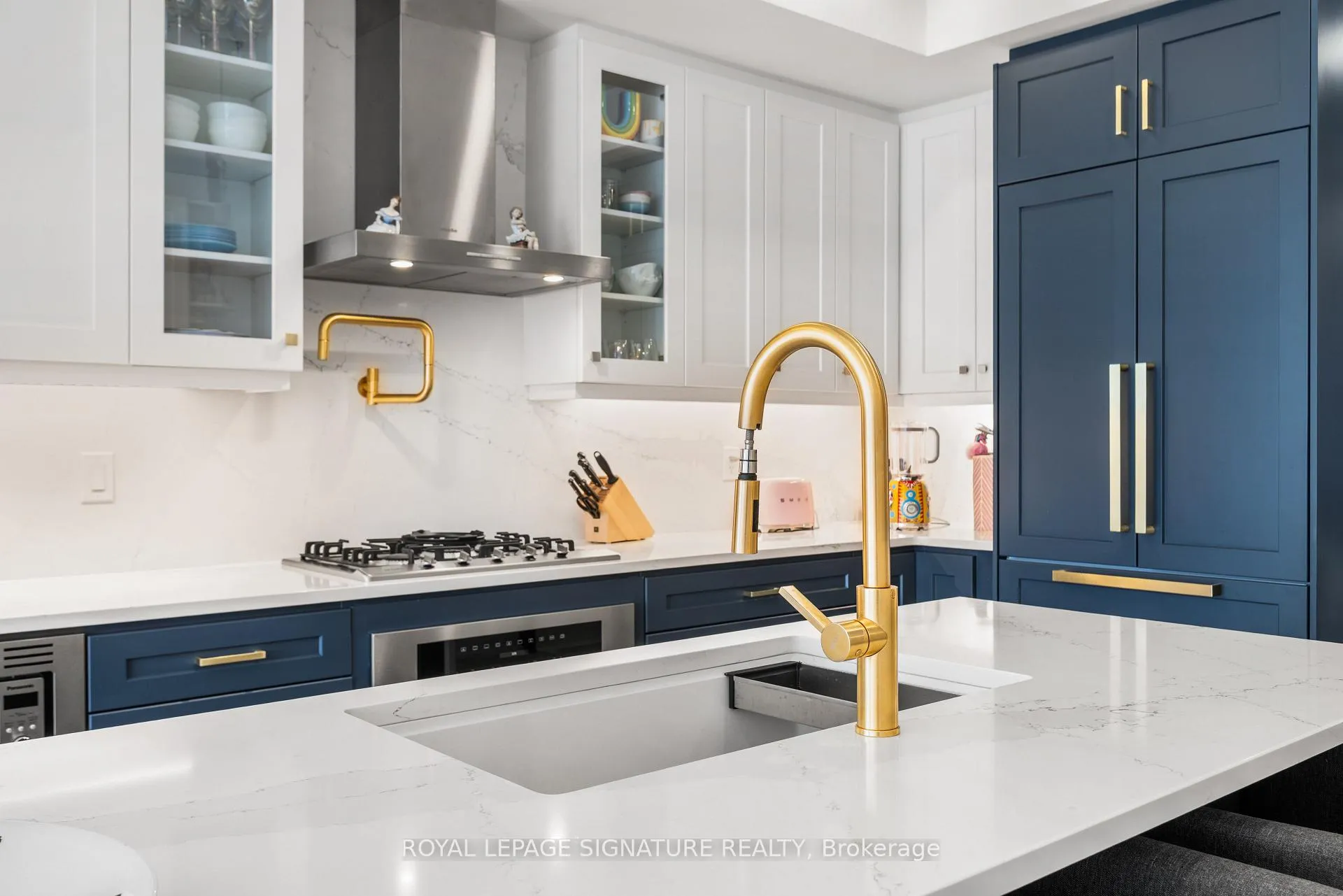 Photo 13 of 204 McRoberts Avenue, Toronto, Corso Italia-Davenport — HOMEH