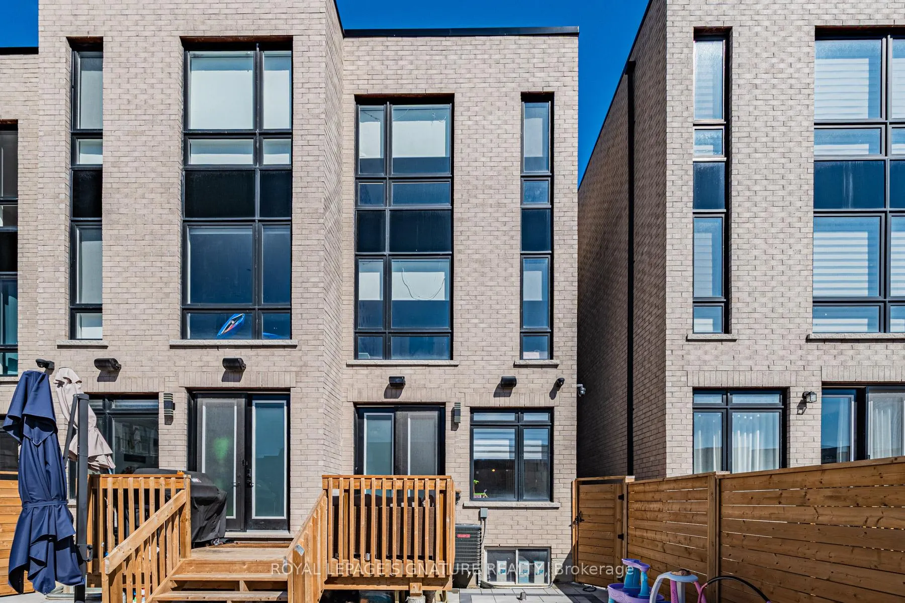 Photo 37 of 204 McRoberts Avenue, Toronto, Corso Italia-Davenport — HOMEH