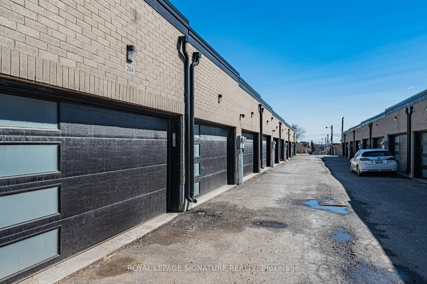 Photo 38 of 204 McRoberts Avenue, Toronto, Corso Italia-Davenport — HOMEH