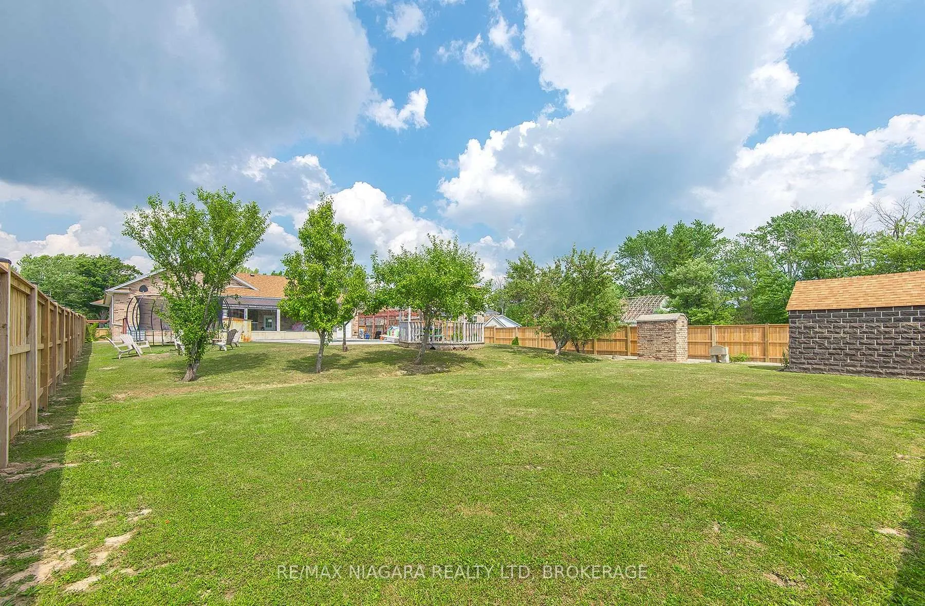 Photo 6 of 5199 Sherkston Road, Port Colborne, Sherkston — HOMEH