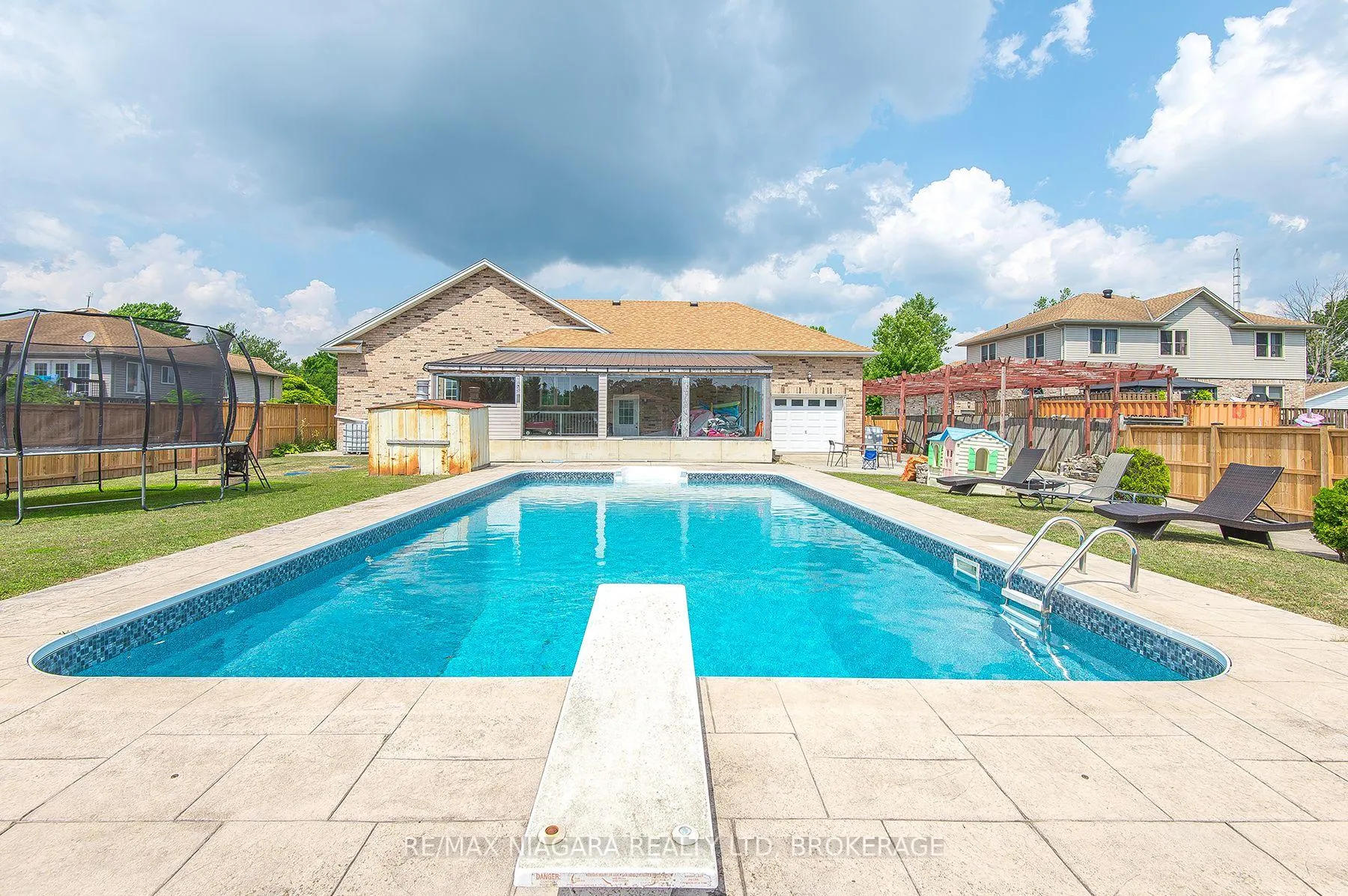 Photo 7 of 5199 Sherkston Road, Port Colborne, Sherkston — HOMEH