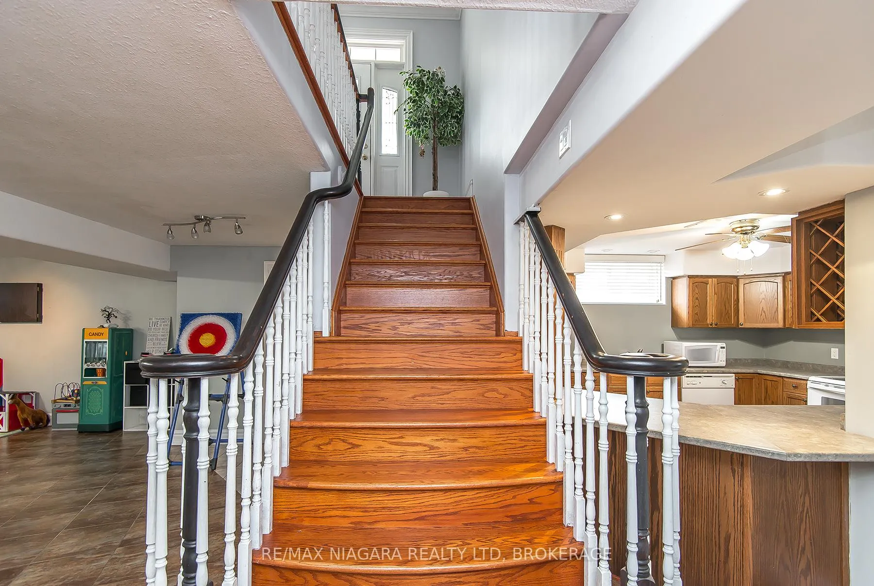 Photo 32 of 5199 Sherkston Road, Port Colborne, Sherkston — HOMEH