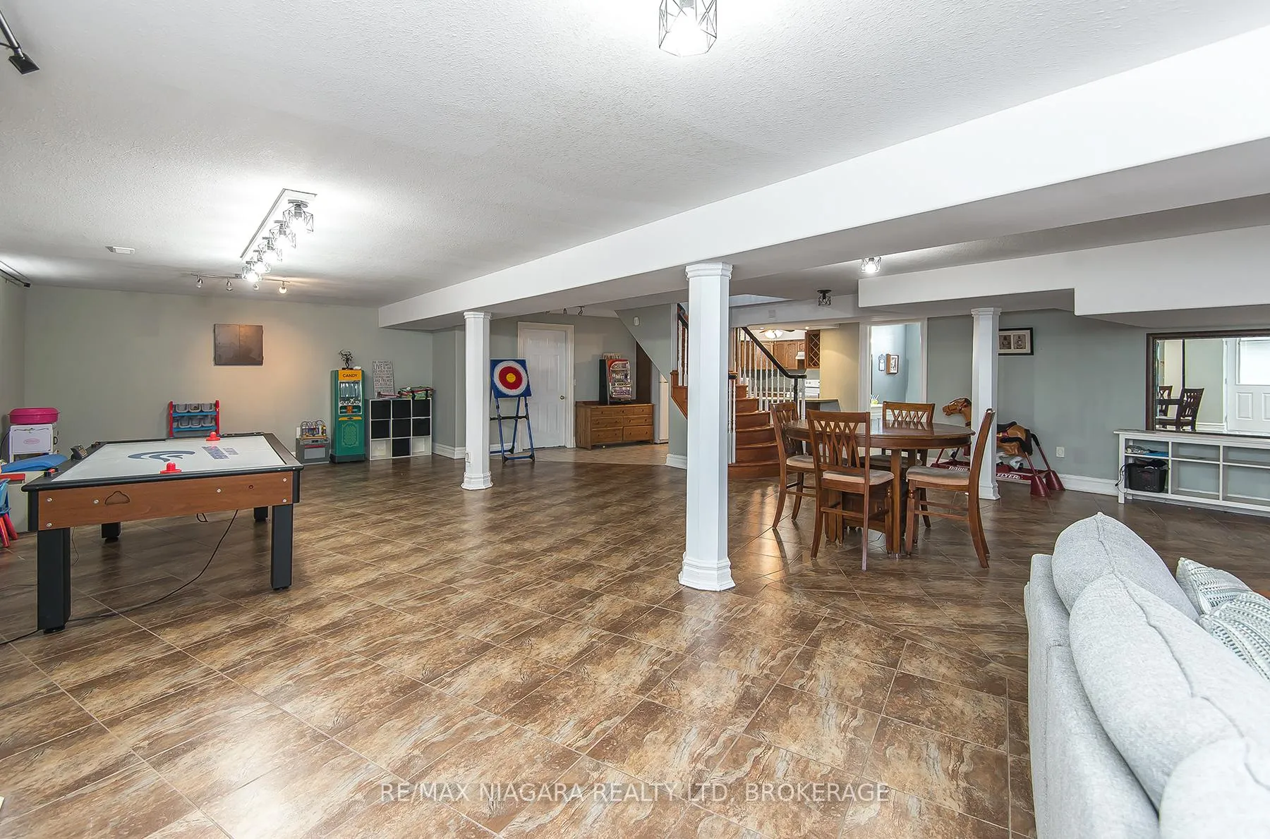 Photo 37 of 5199 Sherkston Road, Port Colborne, Sherkston — HOMEH