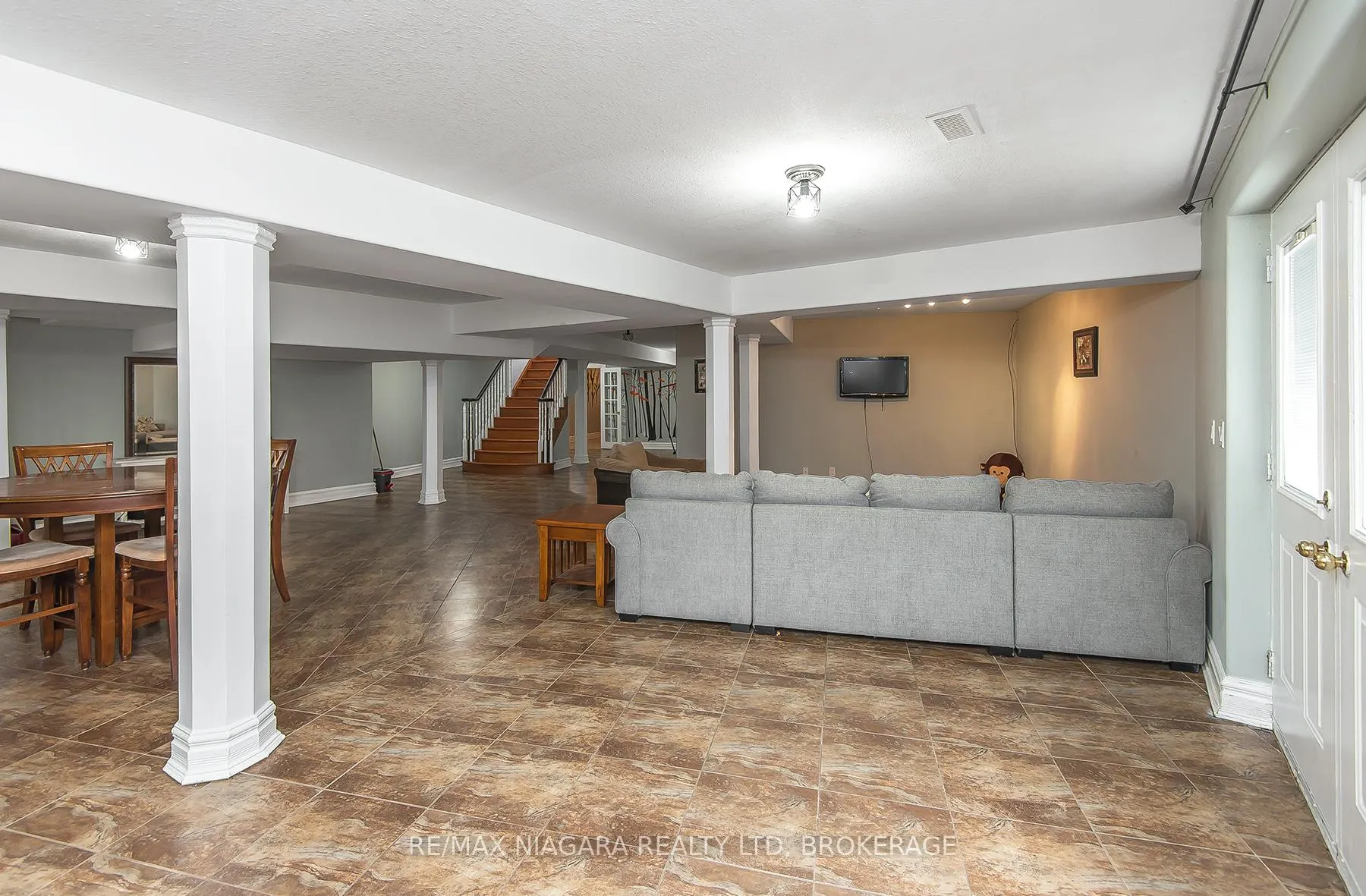 Photo 39 of 5199 Sherkston Road, Port Colborne, Sherkston — HOMEH