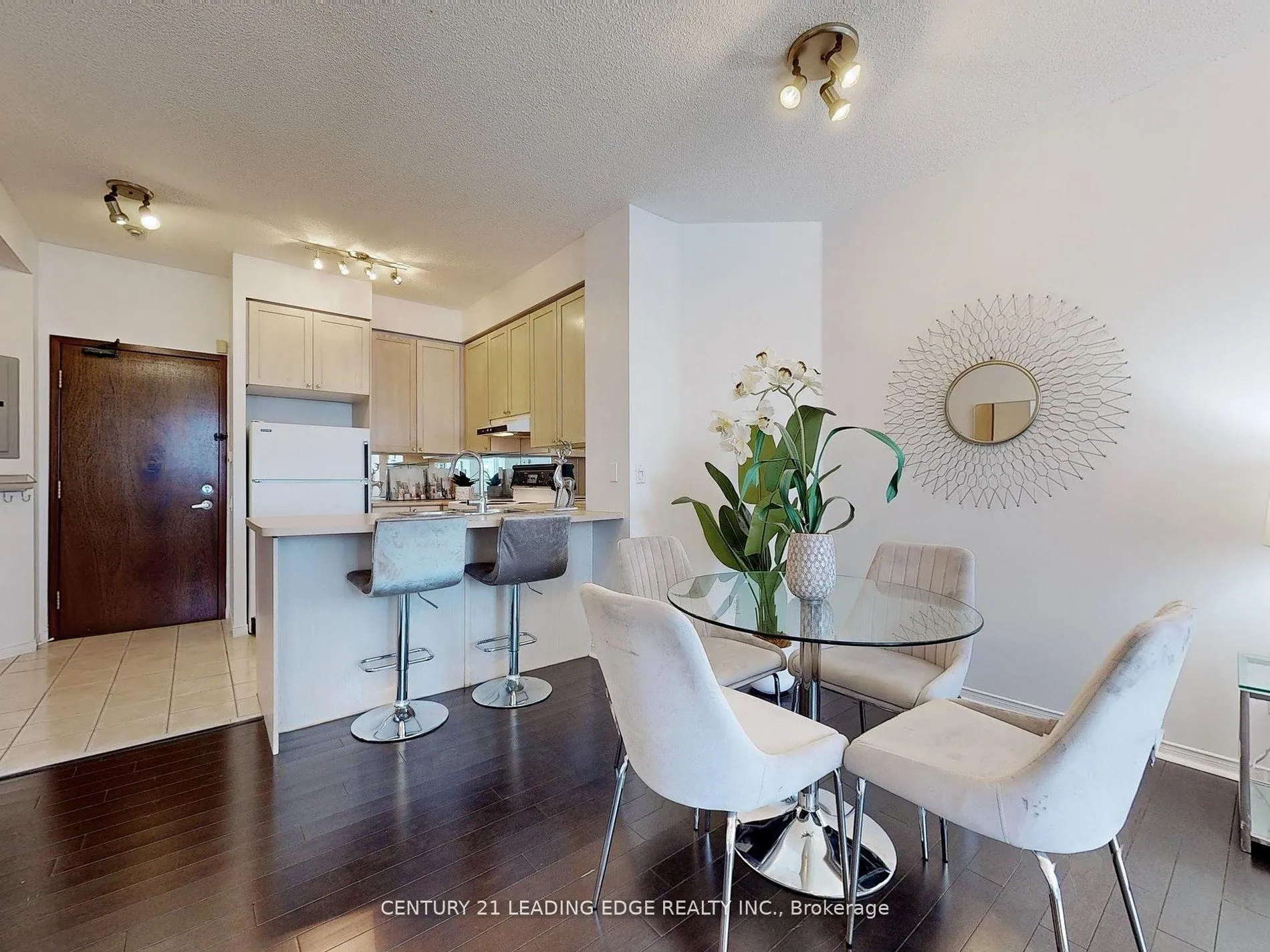 Photo 11 of Unit 602, 555 Yonge Street, Toronto, Church-Yonge Corridor — HOMEH