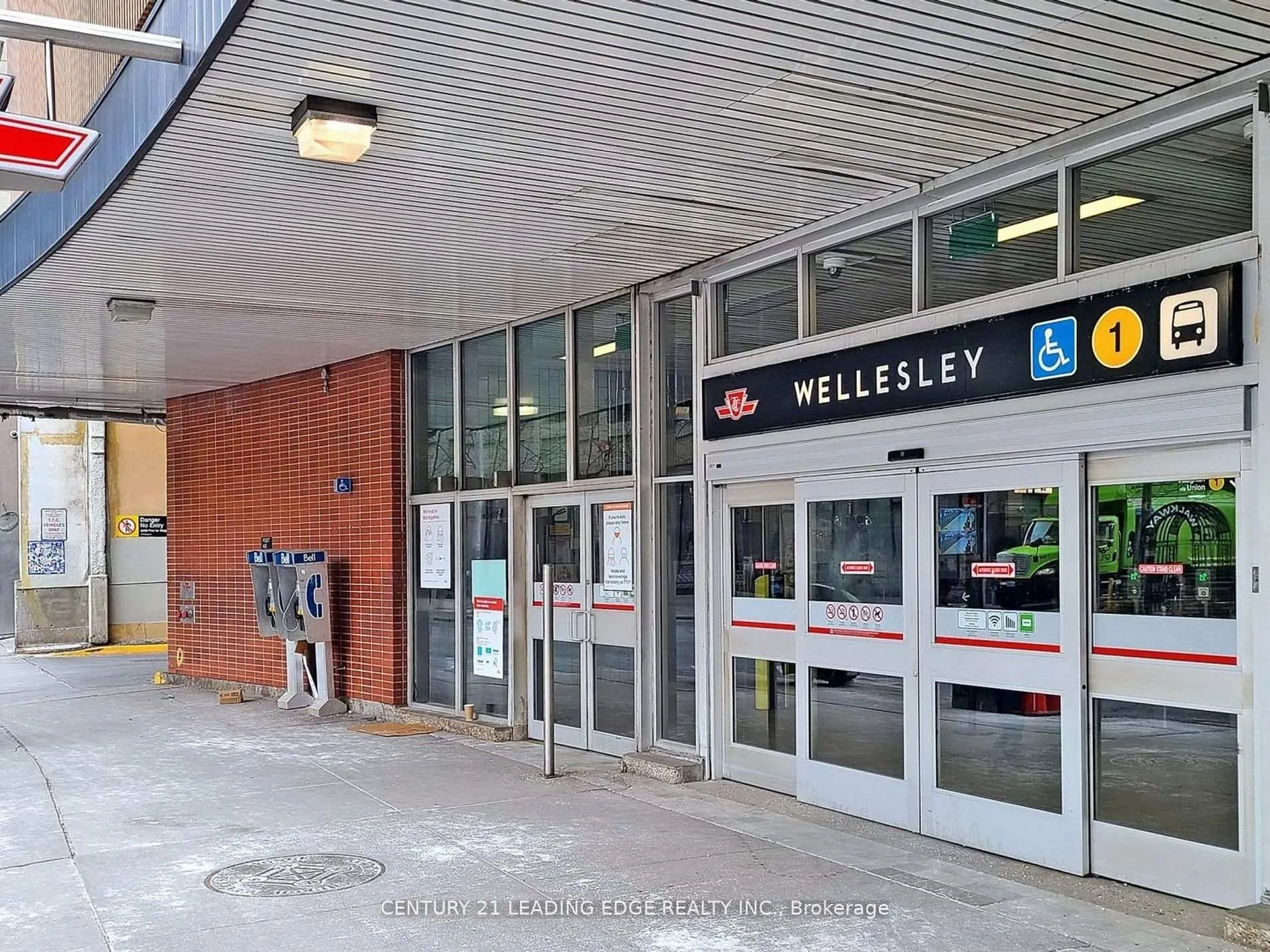 Photo 23 of Unit 602, 555 Yonge Street, Toronto, Church-Yonge Corridor — HOMEH