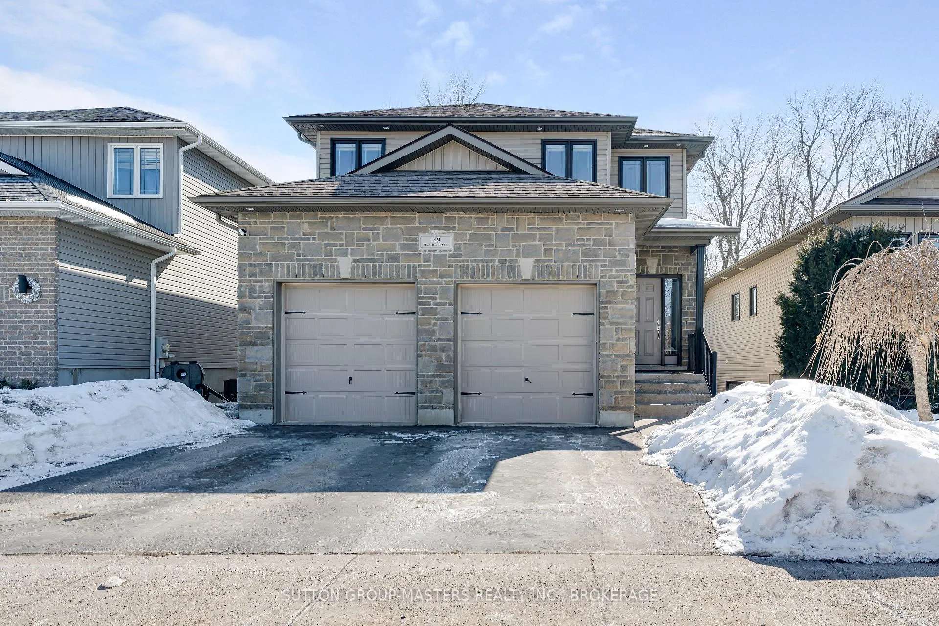 Front of 189 Macdougall Drive