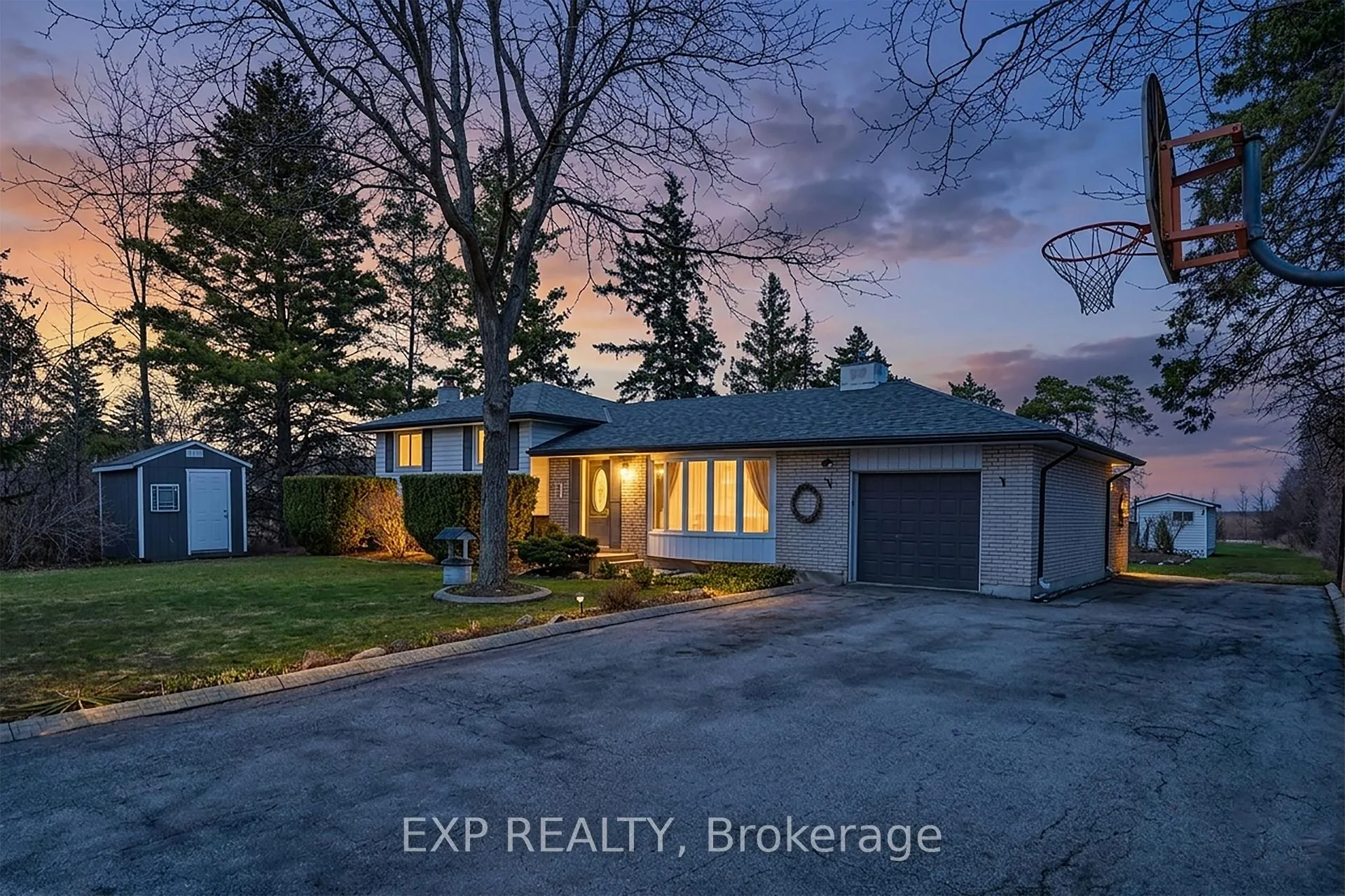 Photo 2 of 4130 Golf Club Road, Hamilton, Rural Glanbrook — HOMEH