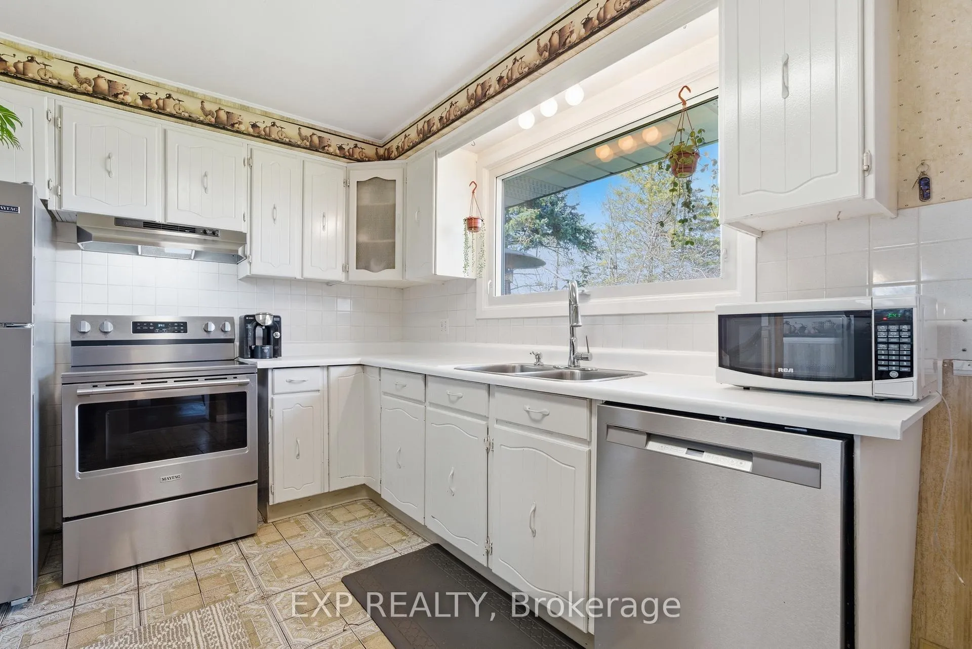 Photo 13 of 4130 Golf Club Road, Hamilton, Rural Glanbrook — HOMEH