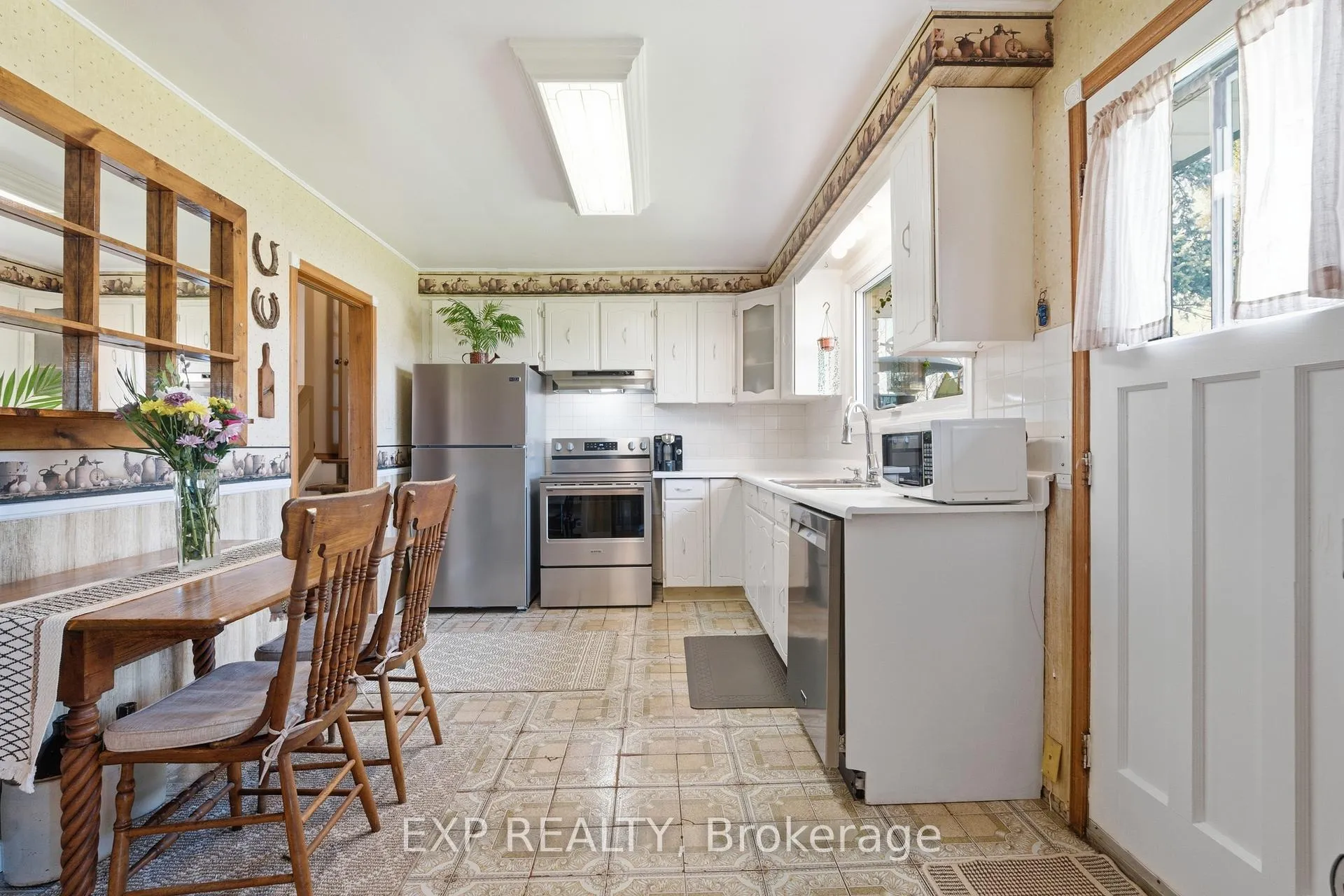 Photo 15 of 4130 Golf Club Road, Hamilton, Rural Glanbrook — HOMEH
