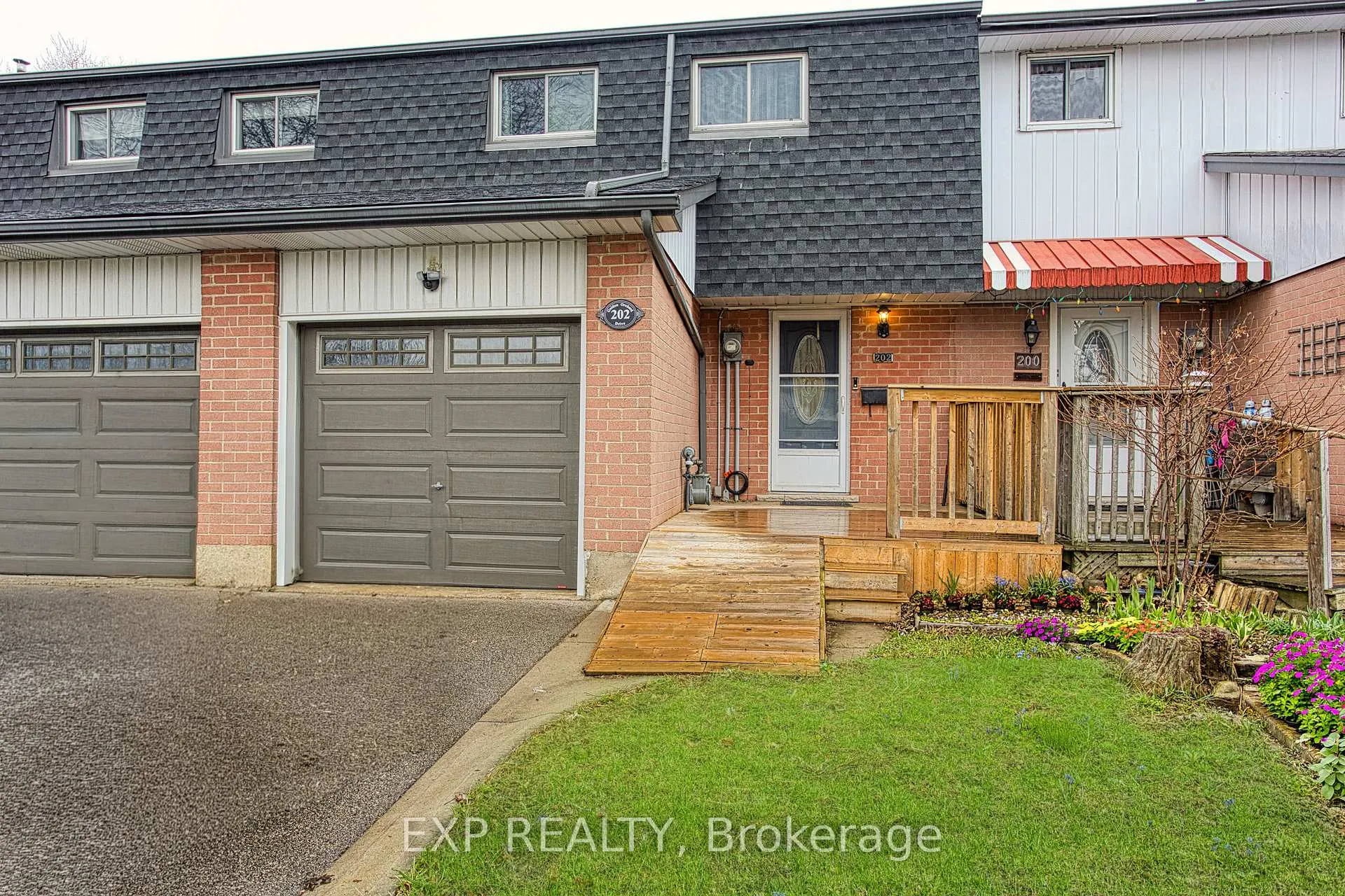 Photo 2 of 202 Golden Orchard Drive, Hamilton, Gourley — HOMEH