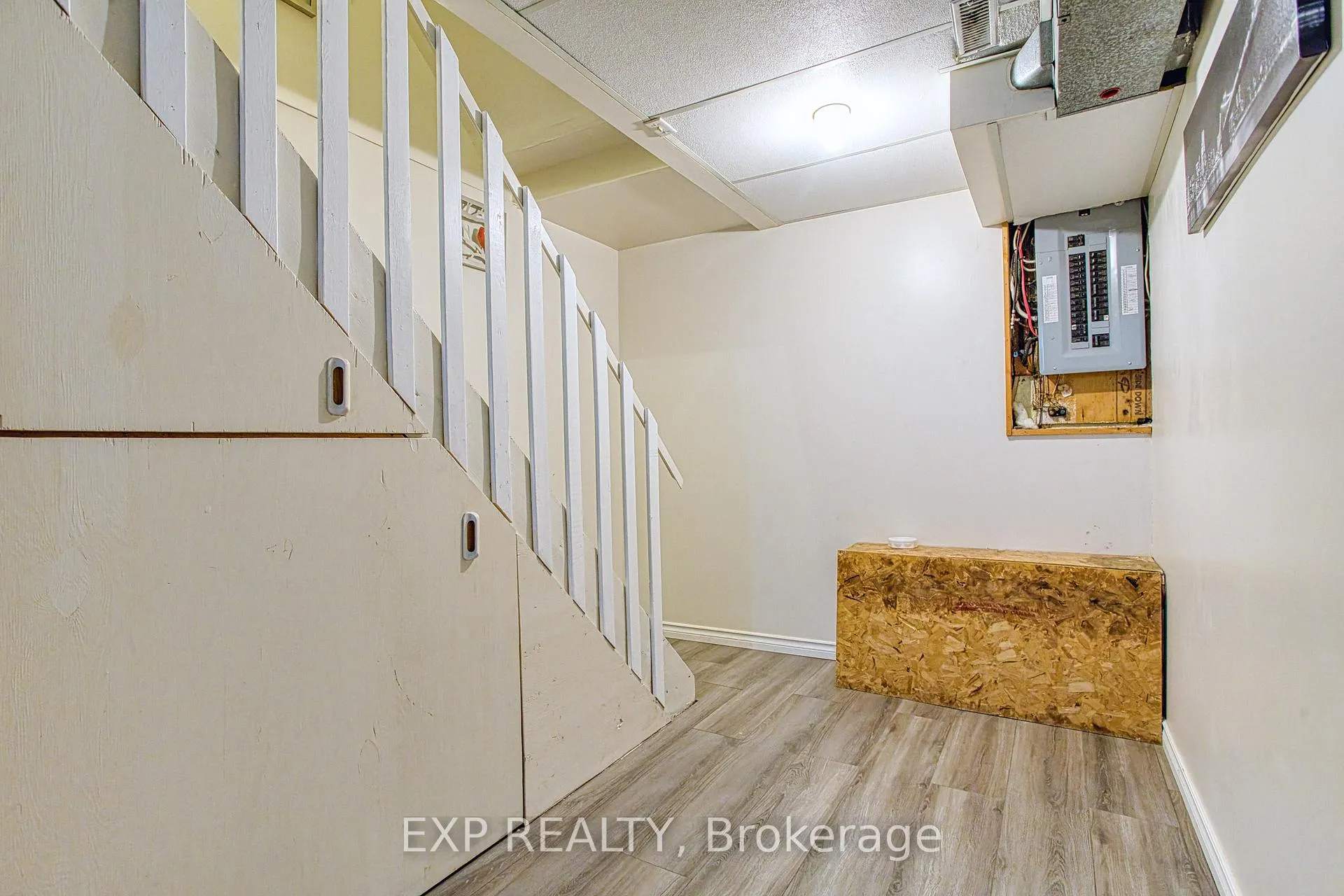 Photo 20 of 202 Golden Orchard Drive, Hamilton, Gourley — HOMEH
