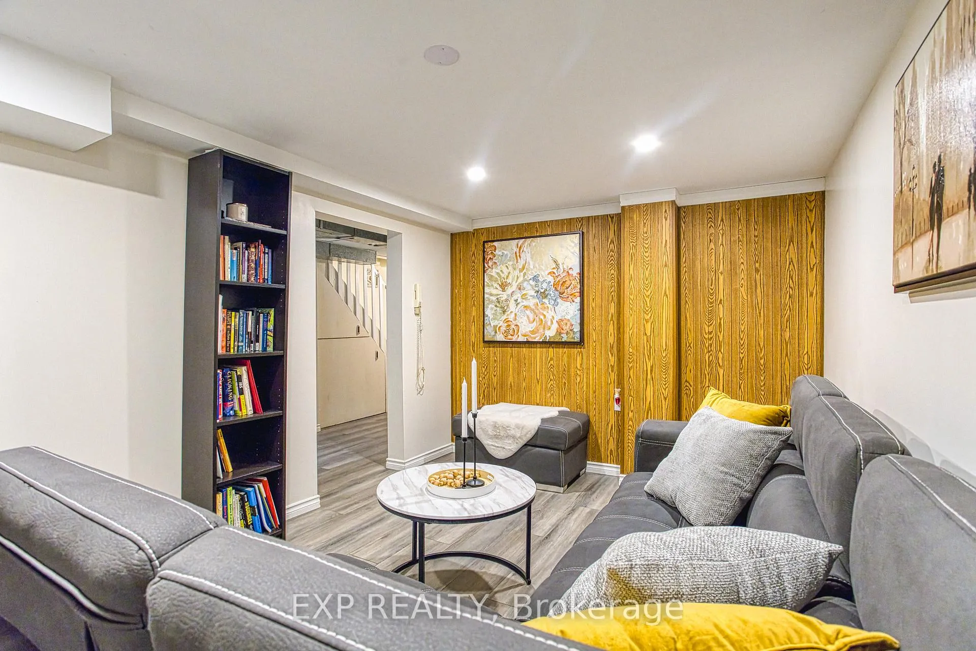 Photo 23 of 202 Golden Orchard Drive, Hamilton, Gourley — HOMEH