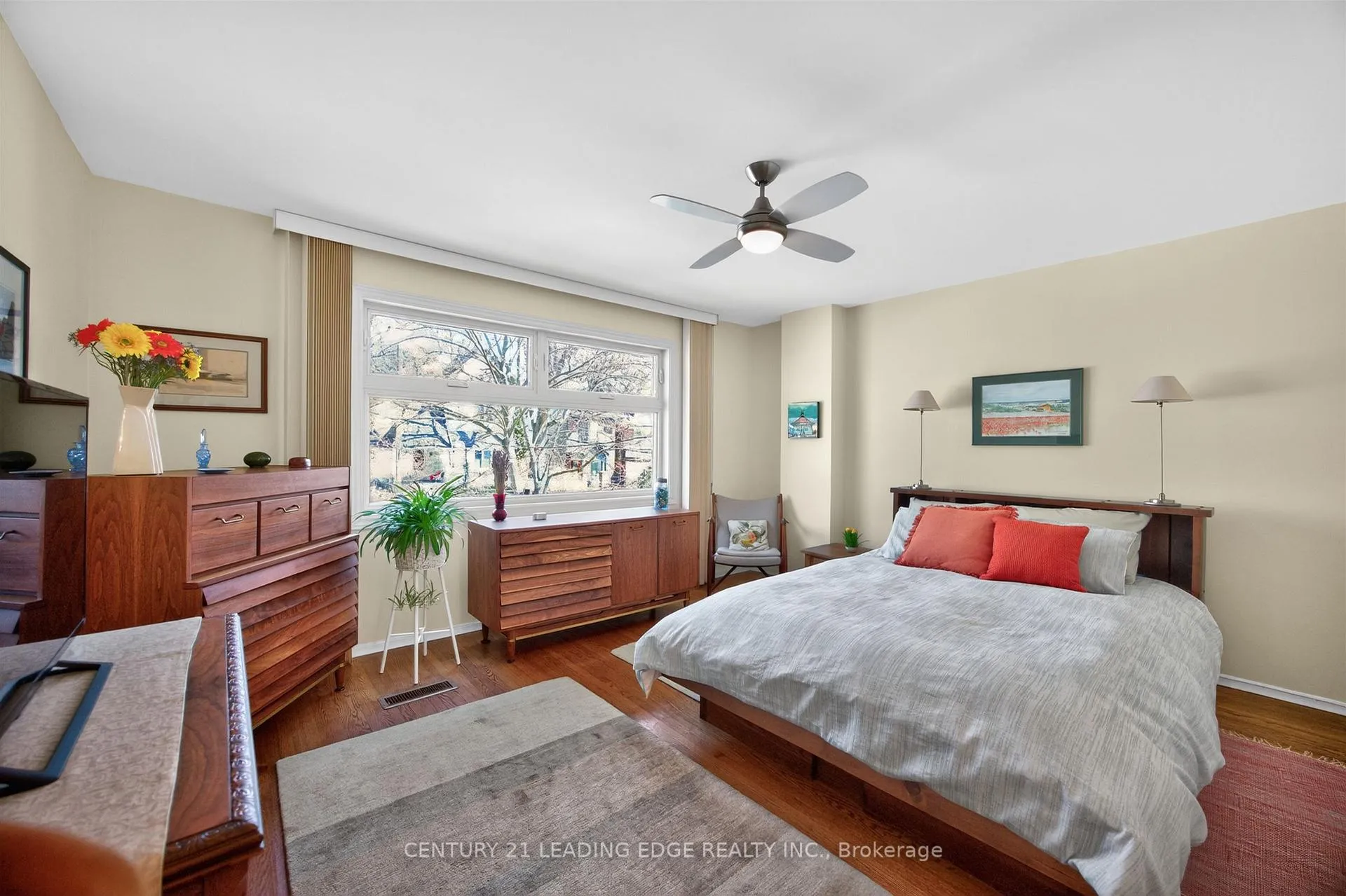 Photo 24 of 130 Silver Birch Avenue, Toronto, The Beaches — HOMEH