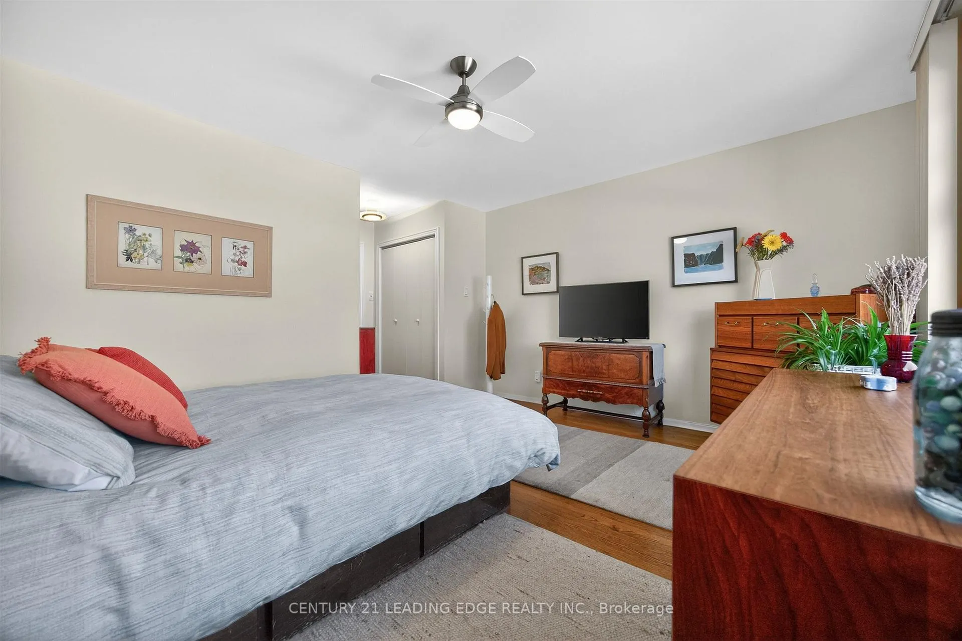 Photo 25 of 130 Silver Birch Avenue, Toronto, The Beaches — HOMEH