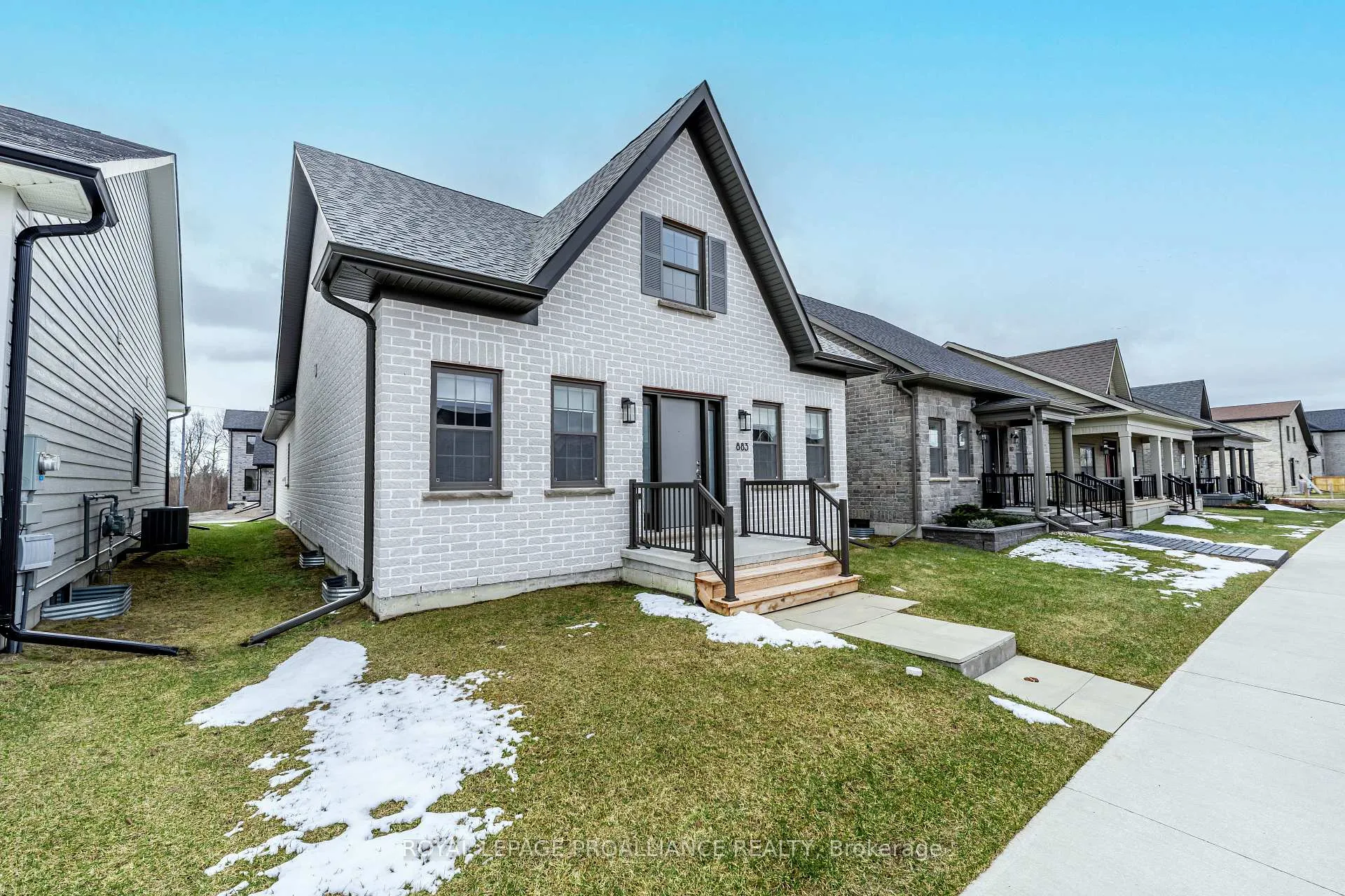 Photo 4 of 883 Ernest Allen Boulevard, Cobourg — HOMEH