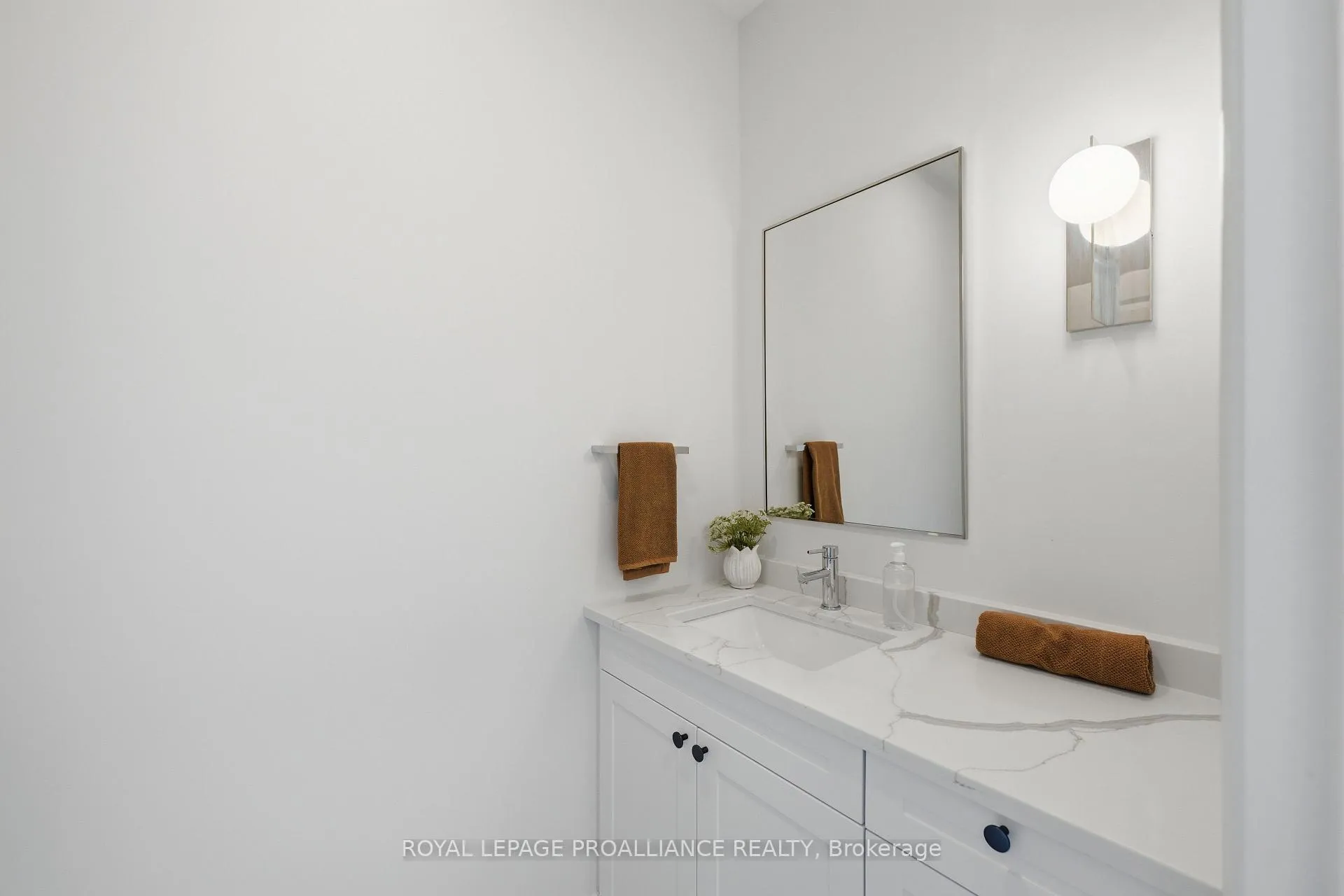Photo 29 of 883 Ernest Allen Boulevard, Cobourg — HOMEH