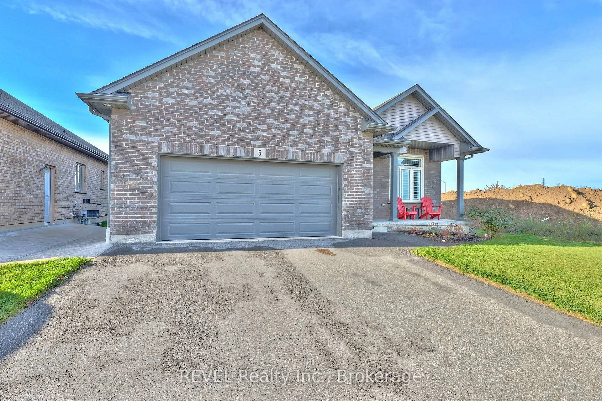 Photo 3 of 5 Cinnamon Street, Thorold, Rolling Meadows — HOMEH